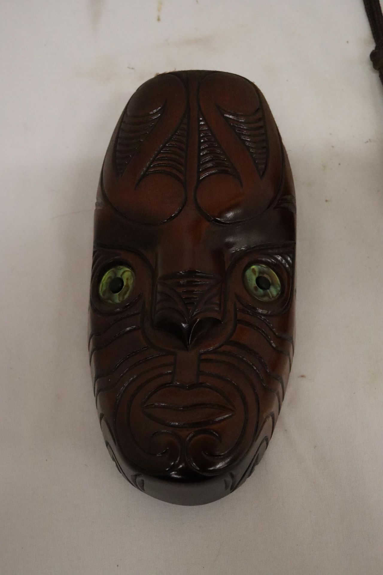 TWO WALL MASKS TO INCLUDE A JAPANESE ONE WITH MARKS TO INNER AND A NEW ZEALAND 'KORURU', 'RURU' IS - Image 7 of 8