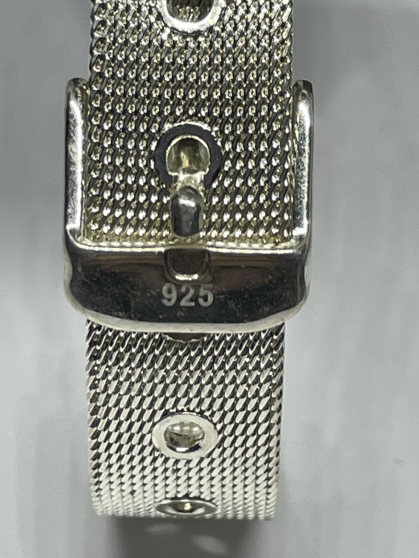 A MARKED 925 SILVER BRACLET IN THE FORM OF A BELT - Image 3 of 3