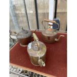 THREE SMALL KETTLES TO INCLUDE ONE BRASS AND TWO COPPER