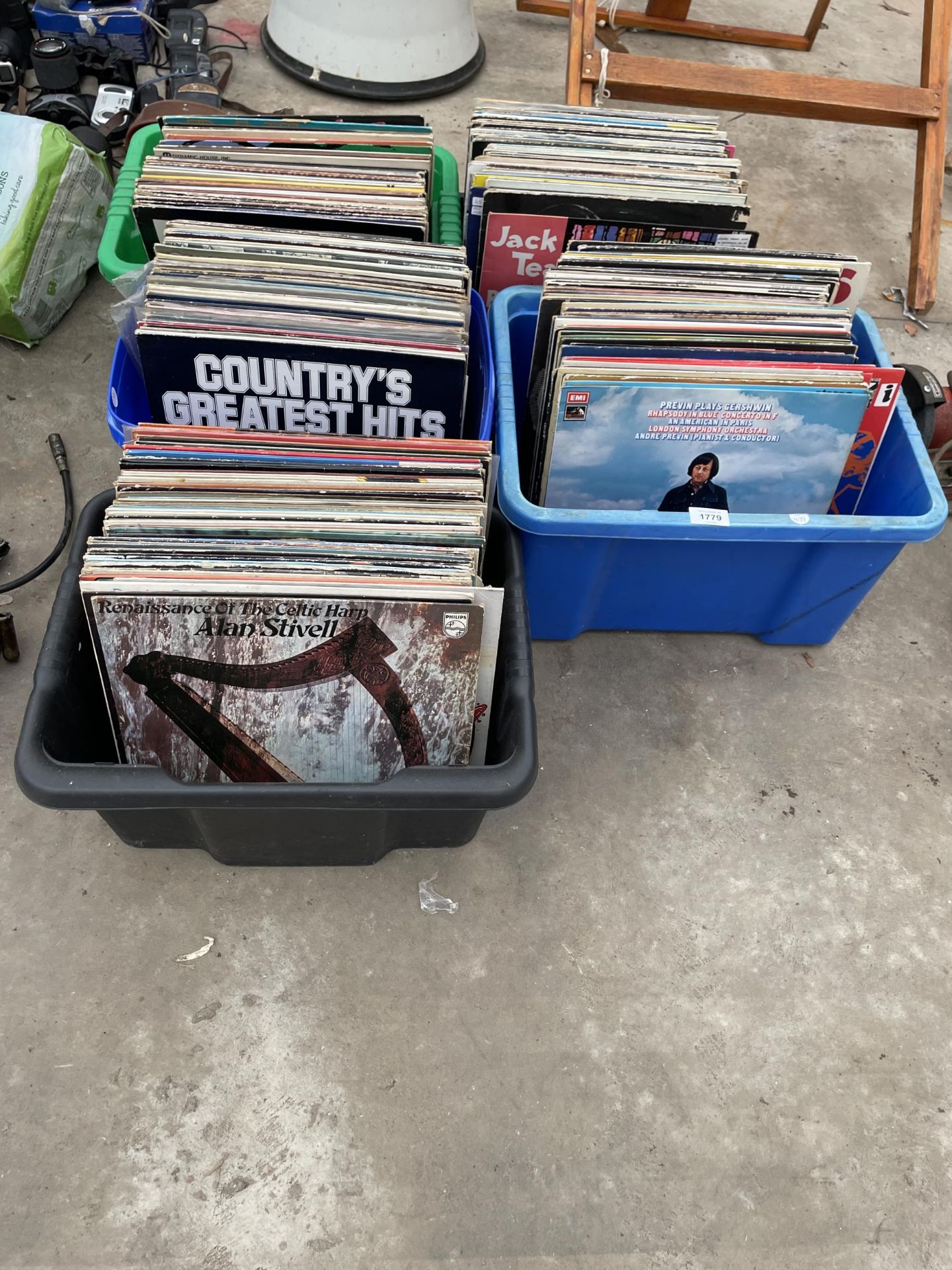 A LARGE ASSORTMENT OF LP RECORDS