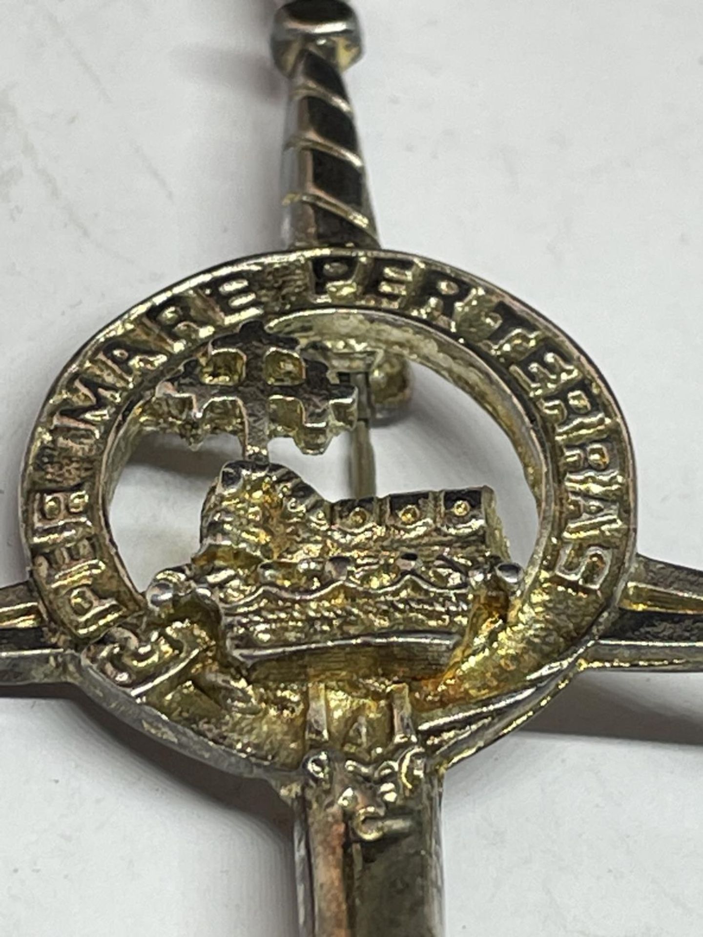 A McDONALD SILVER KILT PIN - Image 2 of 3