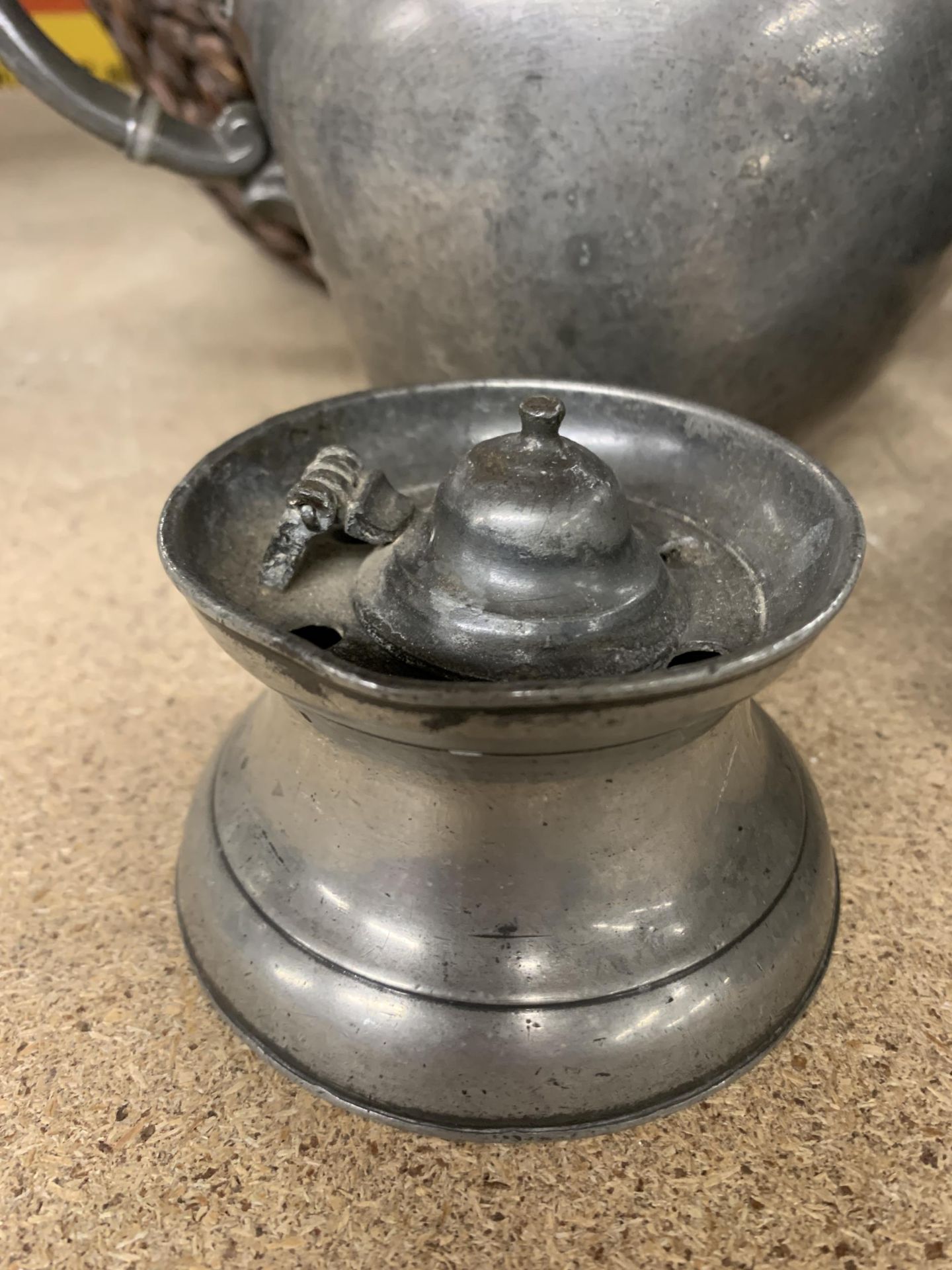 THREE PIECES OF VINTAGE PEWTER TO INCLUDE A SHIP'S INKWELL, TEAPOT WITH FLORAL FINIAL AND AN ' - Image 2 of 4