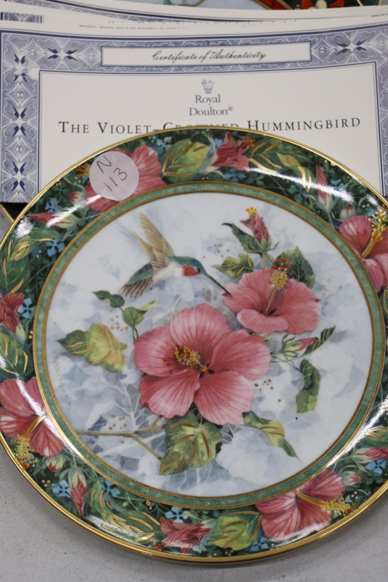 A SET OF SIX, FRANKLIN MINT, HUMMINGBIRD LIMITED EDITION CABINET PLATES, MOST WITH C. O. A'S - Image 2 of 9
