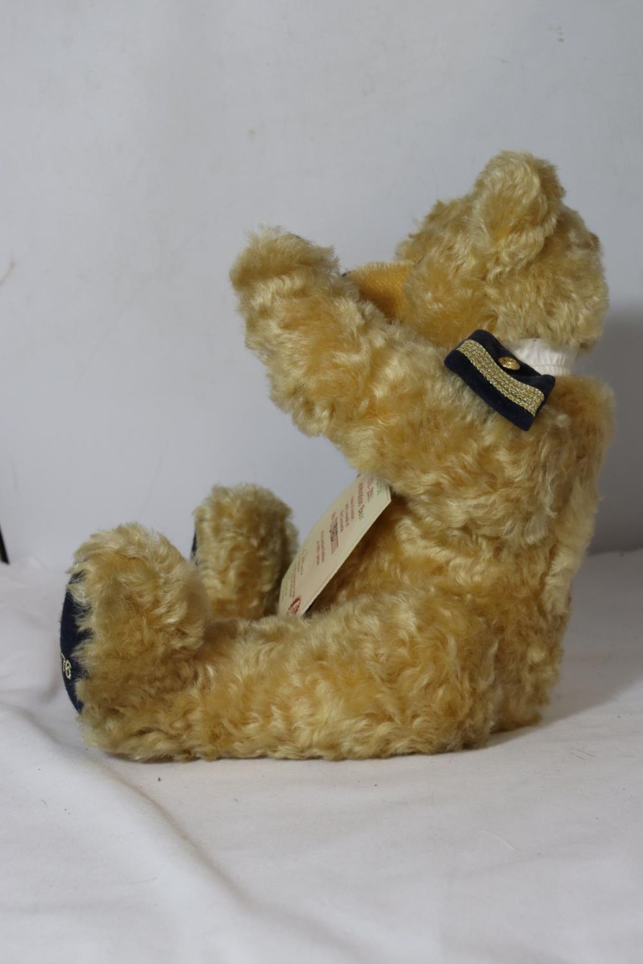 A STEIFF LIMITED EDITION 942 OF 1976 CONCORDE TEDDY BEAR COMPLETE WITH CERTIFICATE - Image 5 of 6