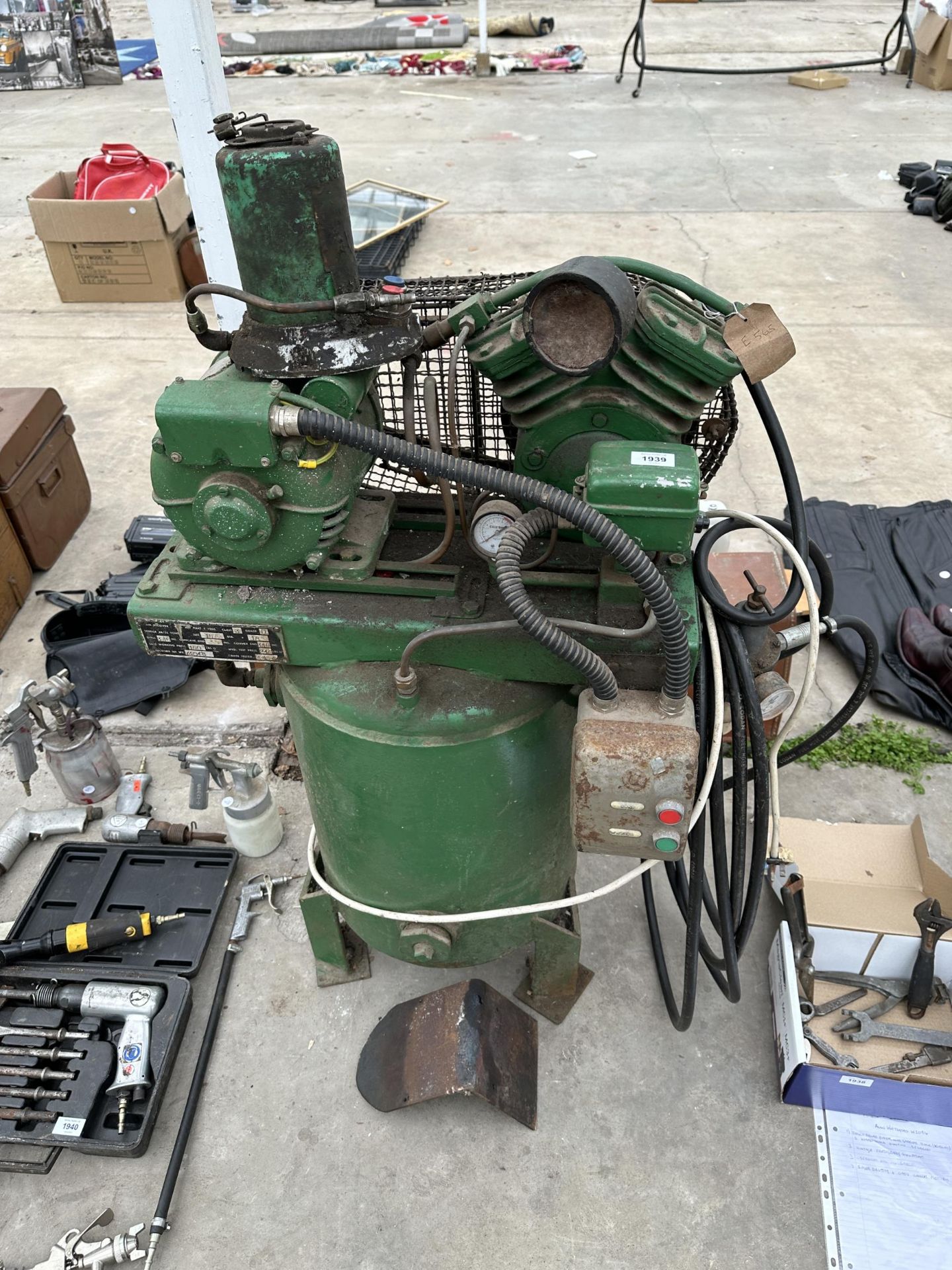 A LARGE HEAVY DUTY AIR COMPRESSOR