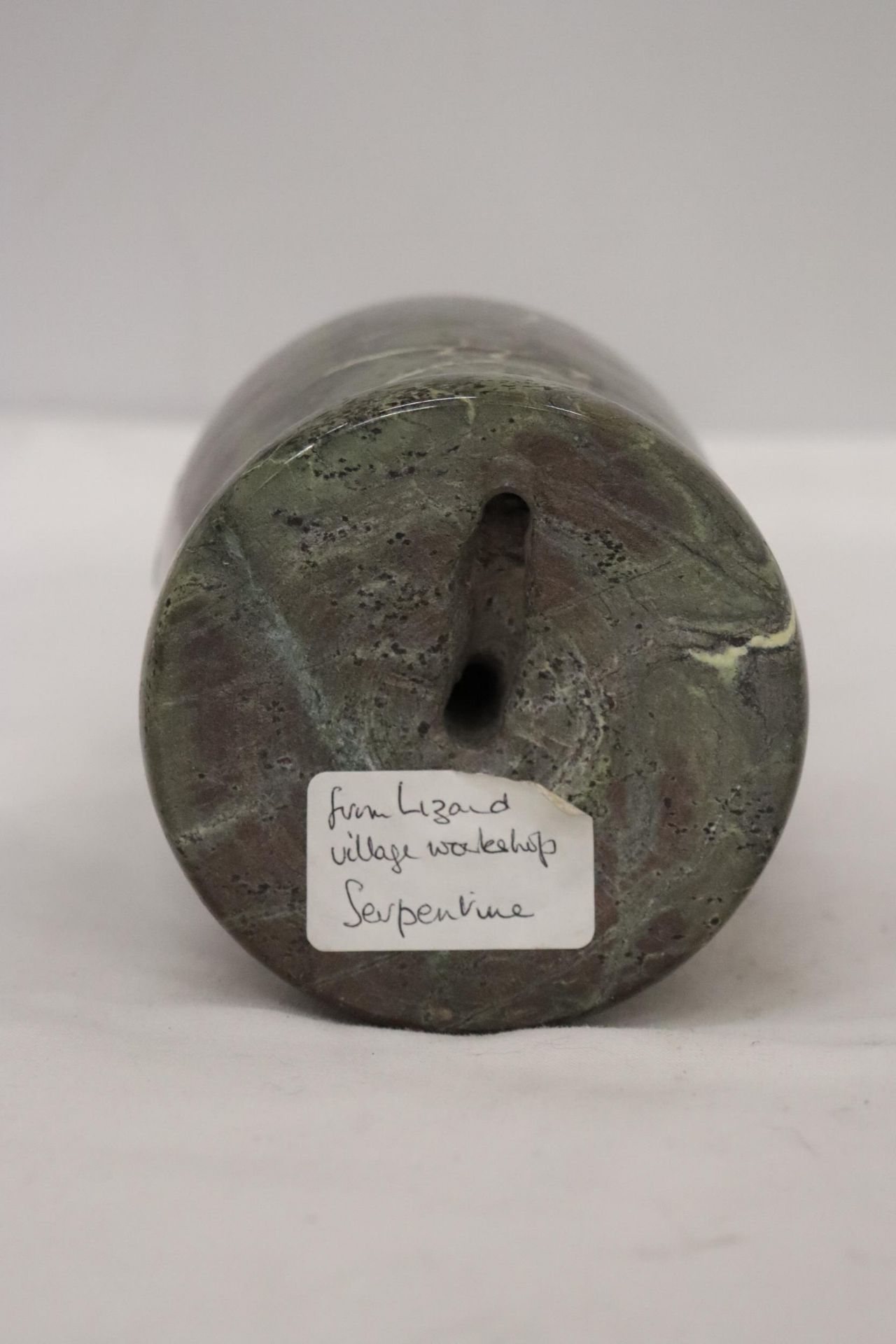 A HEAVY STONE LAMP BASE, BELIEVED TO BE MADE FROM CORNISH SERPENTINE FROM THE LIZARD PENINSULA. - Image 3 of 4