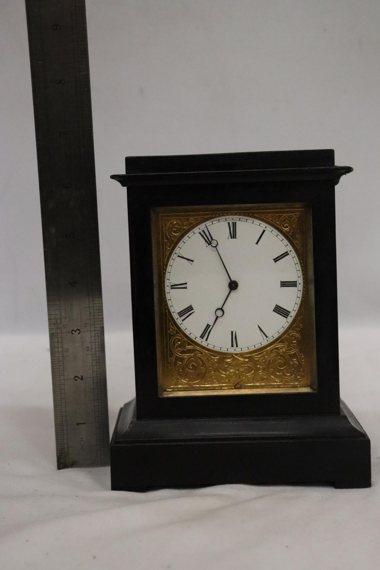 A MID 19TH CENTURY MAHOGANY MANTLE CLOCK THE MOVEMENT SIGNED V.A.P. BREVETTE S.G.D.G NO 653 - Image 7 of 7