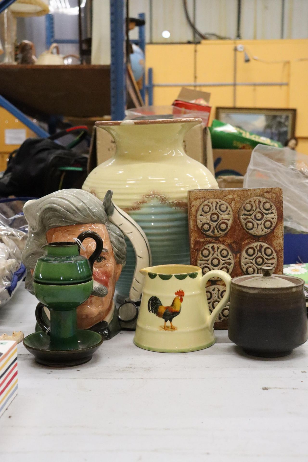 A QUANTITY OF ITEMS TO INCLUDE A ROYAL DOULTON TOBY JUG, 'MARK TWAIN', PLUS STUDIO POTTERY VASES, - Image 2 of 10