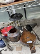 AN ASSORTMENT OF VINTAGE ITEMS TO INCLUDE A TRIVET STAND, BELLOWS AND A CAST IRON KETTLE ETC