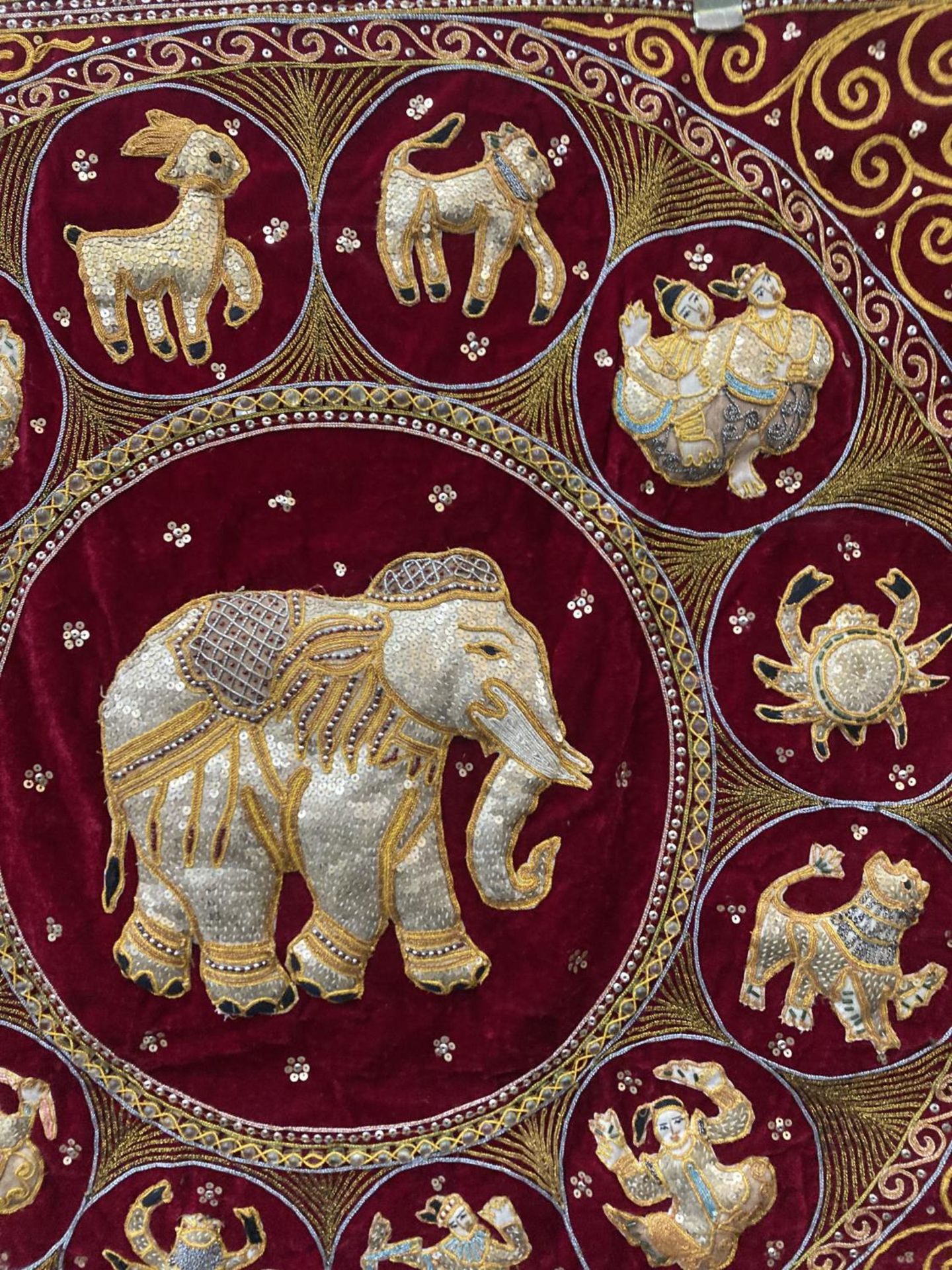 A THAI KALAGA, BELIEVED SILK, ELEPHANT WALL TAPESTRY WITH BEAD AND EMBROIDERY - Image 4 of 5