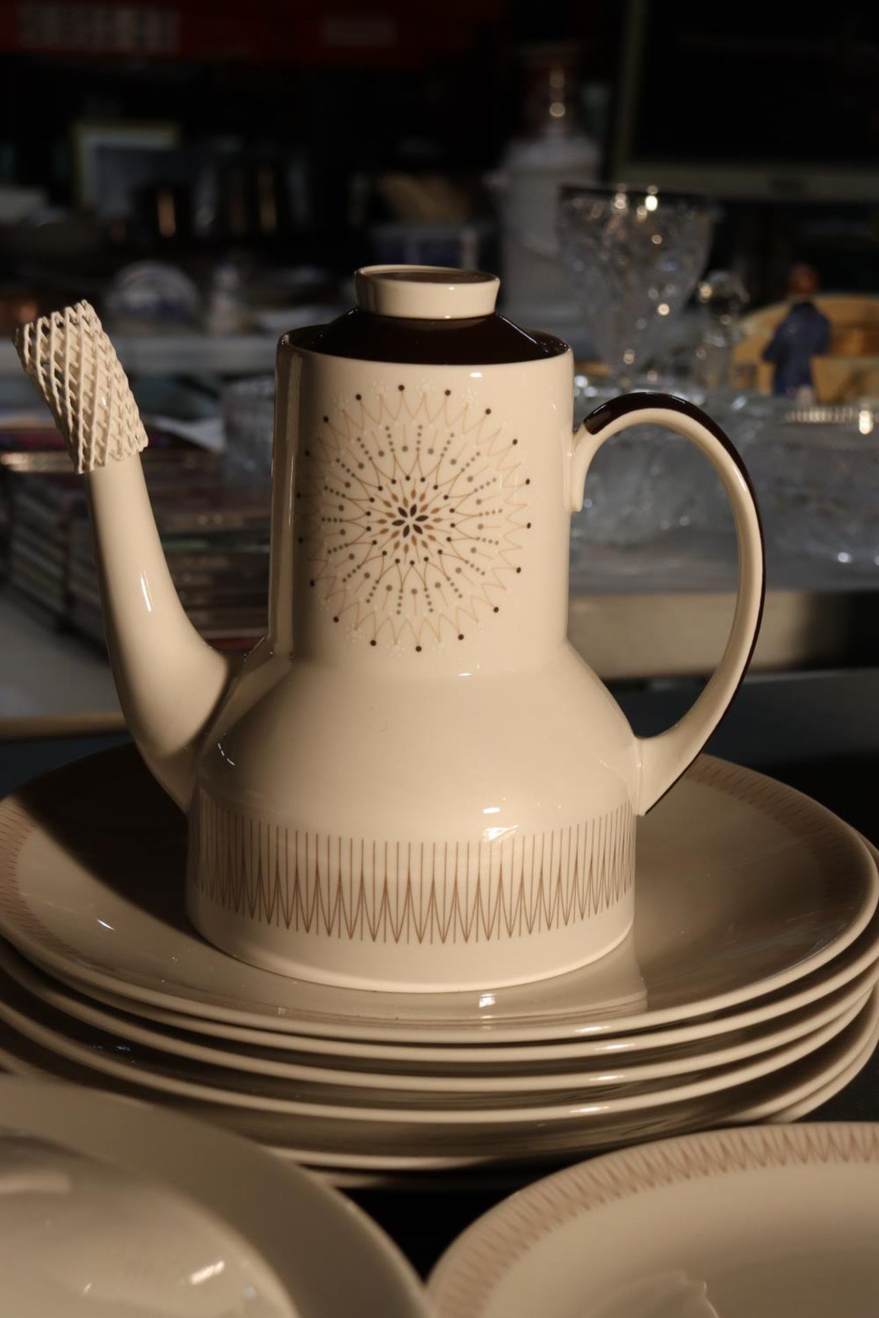 A PART ROYAL DOULTON ENGLISH TRANSLUCENT CHINA DINNER SERVICE "MORNING STAR" TO INCLUDE A COFFEEPOT, - Image 2 of 4