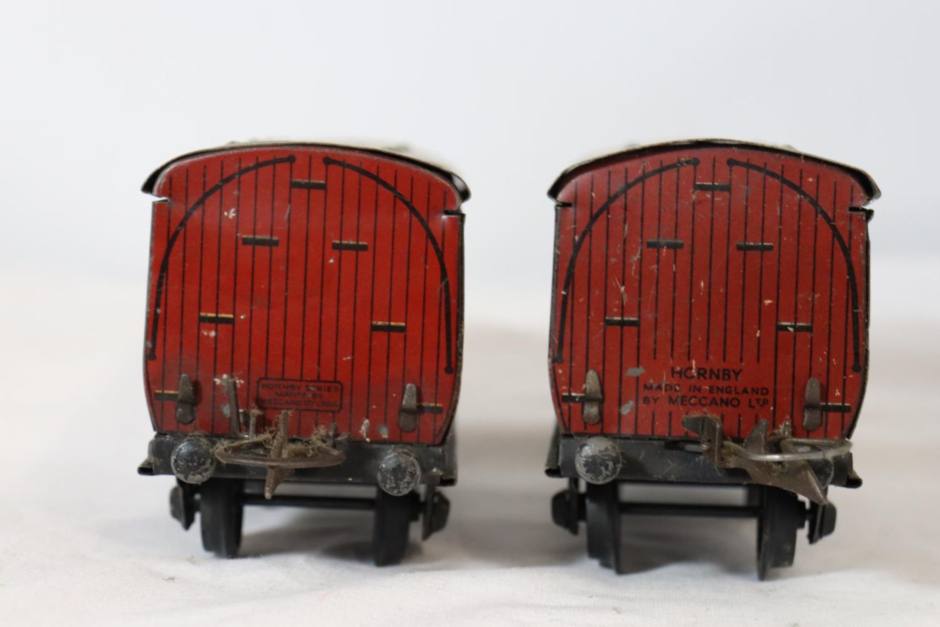 TWO HORNBY .30 GAUGE METAL RAILWAY CARRIAGES LENGTH 17 CM - Image 4 of 4