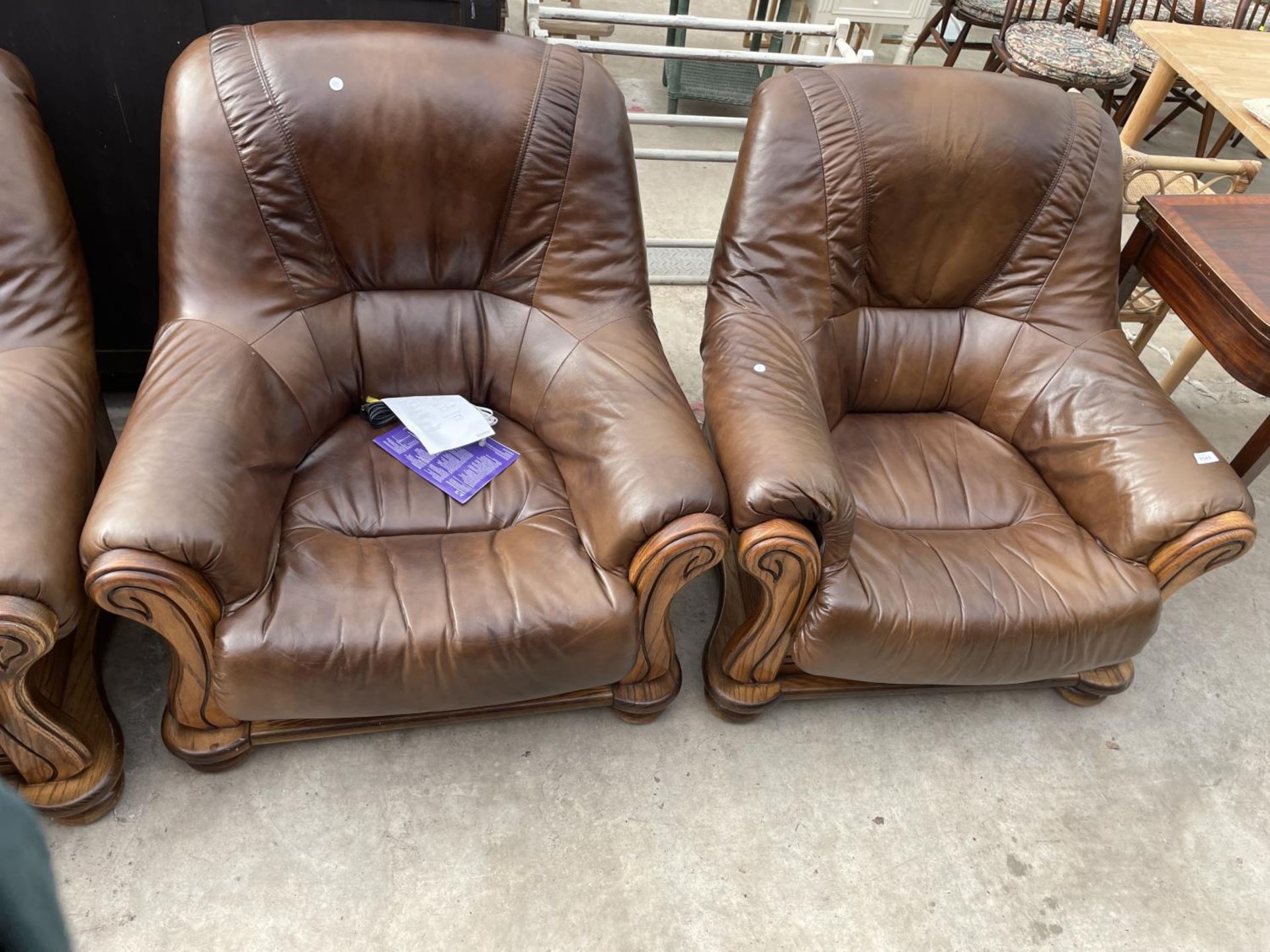 A MODERN RECOR PART LEATHER BROWN THREE PIECE SUITE - Image 3 of 4