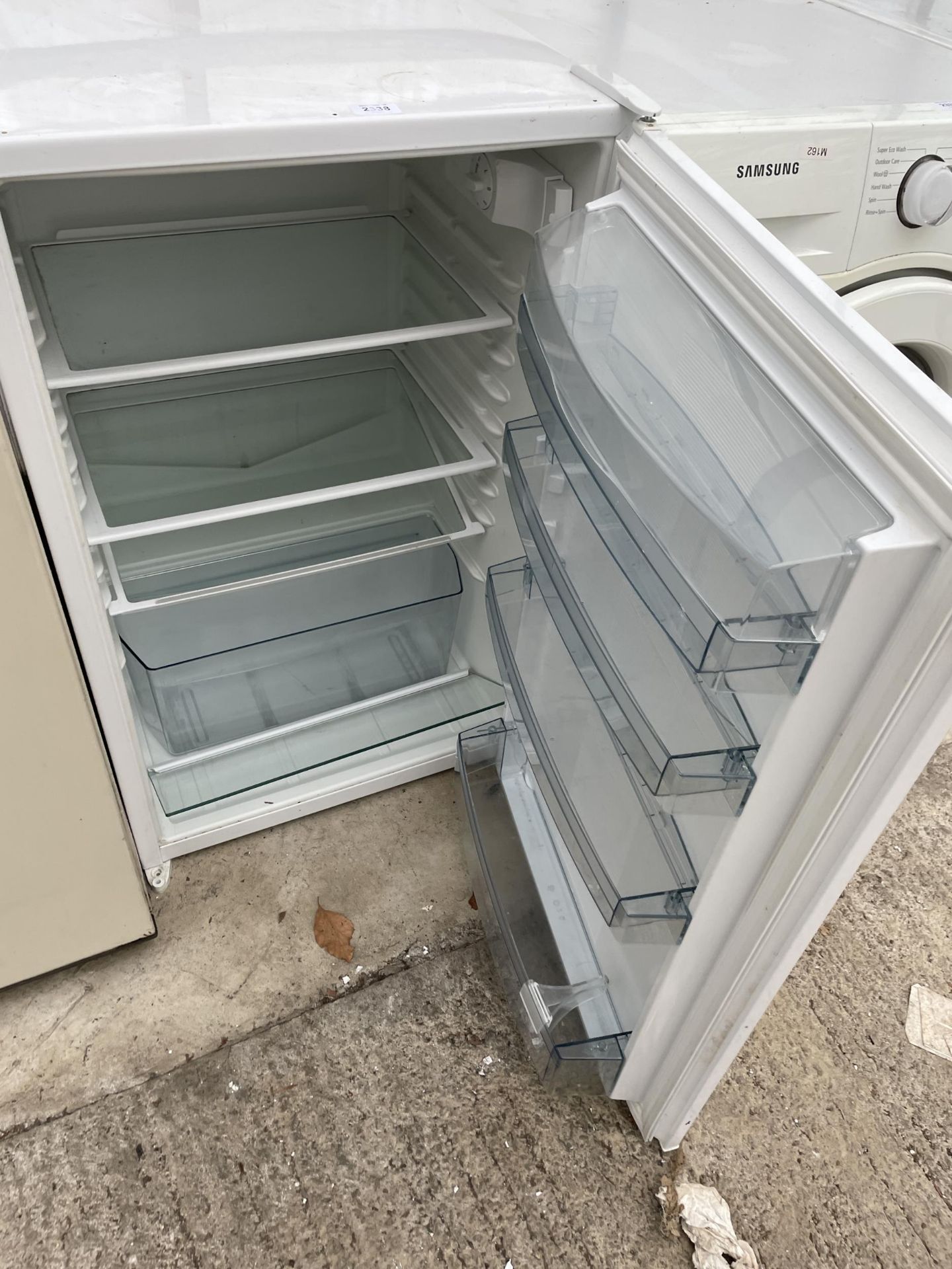 A WHITE UNDERCOUNTER FRIDGE - Image 2 of 2