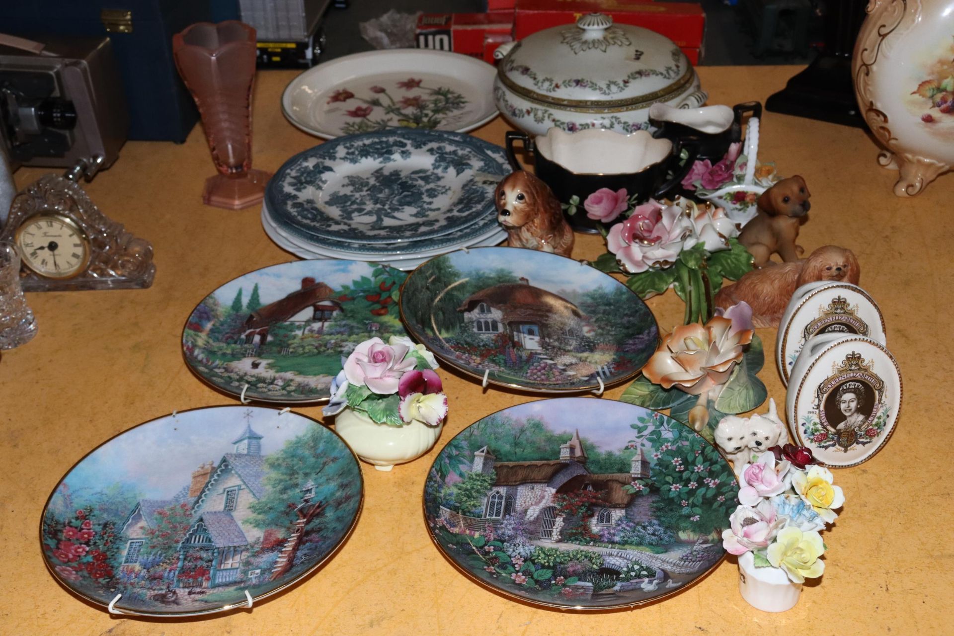 A LARGE QUANTITY OF CERAMICS TO INCLUDE LILLIPUTT LANE CABINET PLATES, ROYAL DOULTON, ETC POSIES, - Image 2 of 10