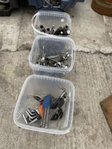 AN ASSORTMENT OF HAND TOOLS TO INCLUDE SPANNERS, SOCKETS AND ALAN KEYS ETC
