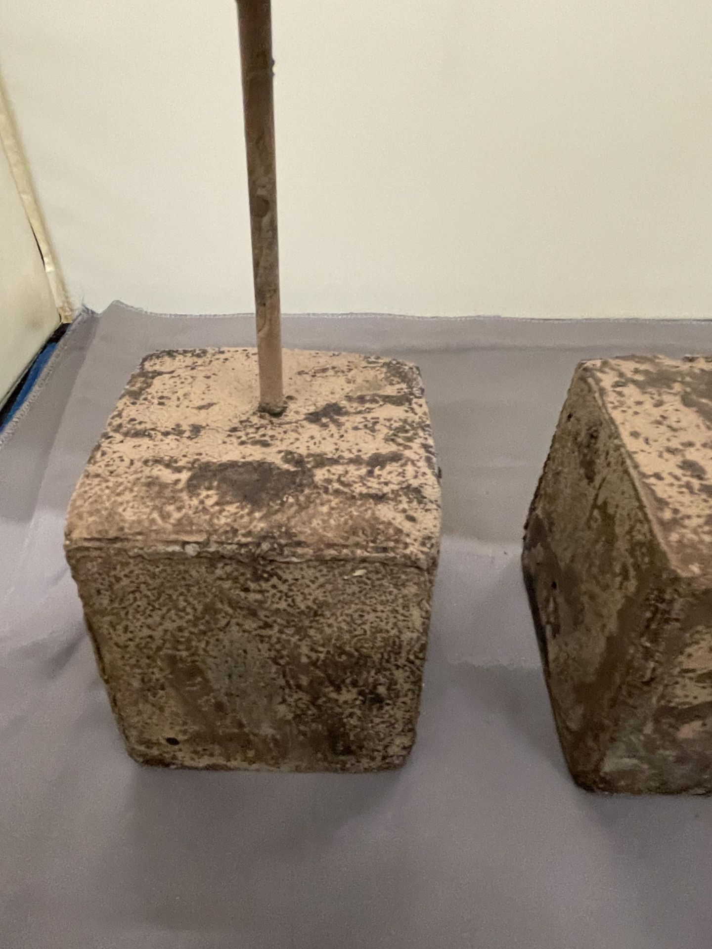 TWO STONE BUDDAHS HEADS ON PLINTHS, HEIGHT 30CM - Image 3 of 3