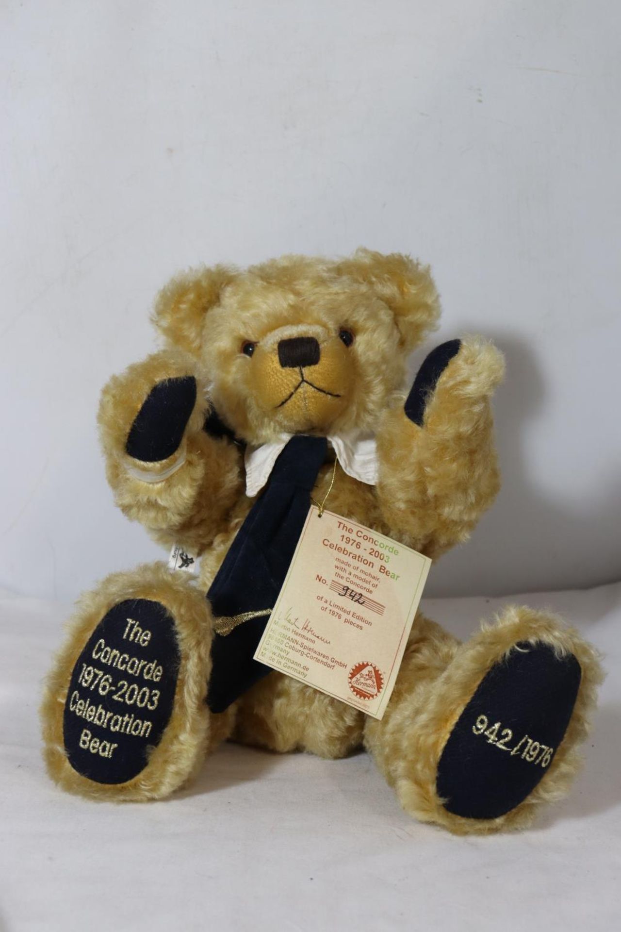 A STEIFF LIMITED EDITION 942 OF 1976 CONCORDE TEDDY BEAR COMPLETE WITH CERTIFICATE - Image 2 of 6