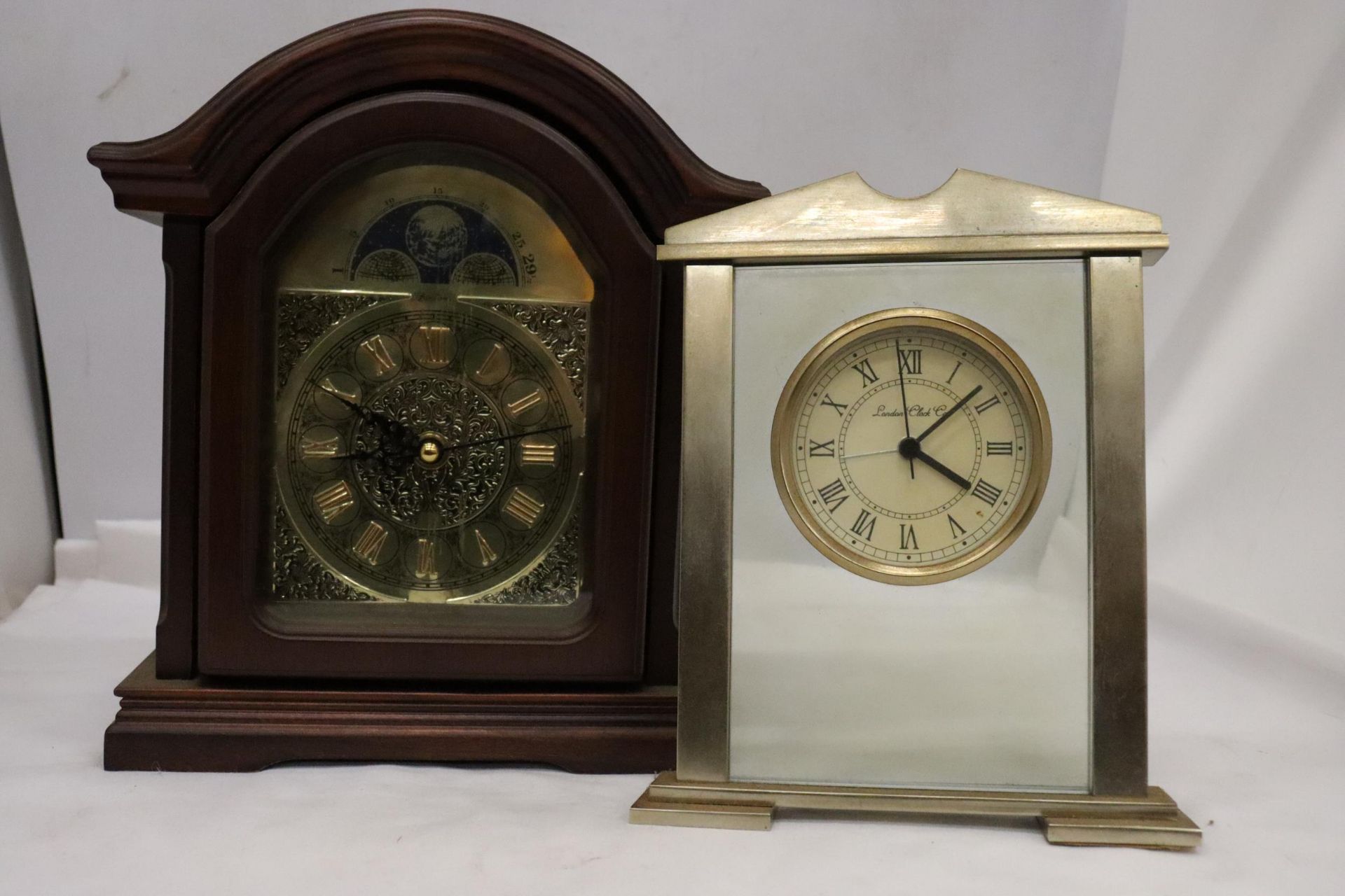 TWO QUARTZ MANTLE CLOCKS TO INCLUDE A BENTIMA