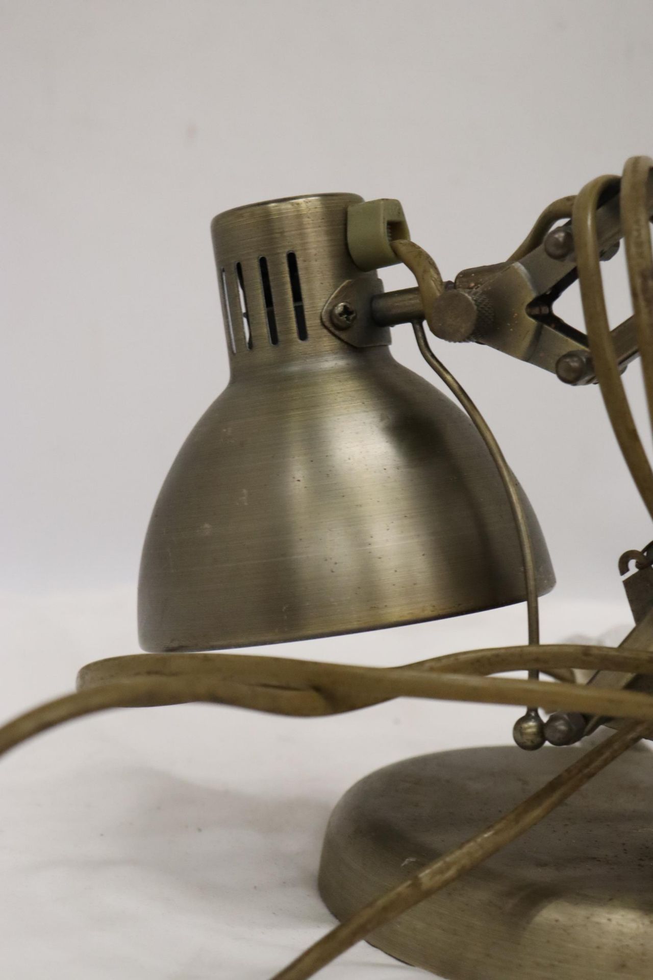 A VINTAGE METAL ANGLEPOISE LAMP - Image 5 of 7