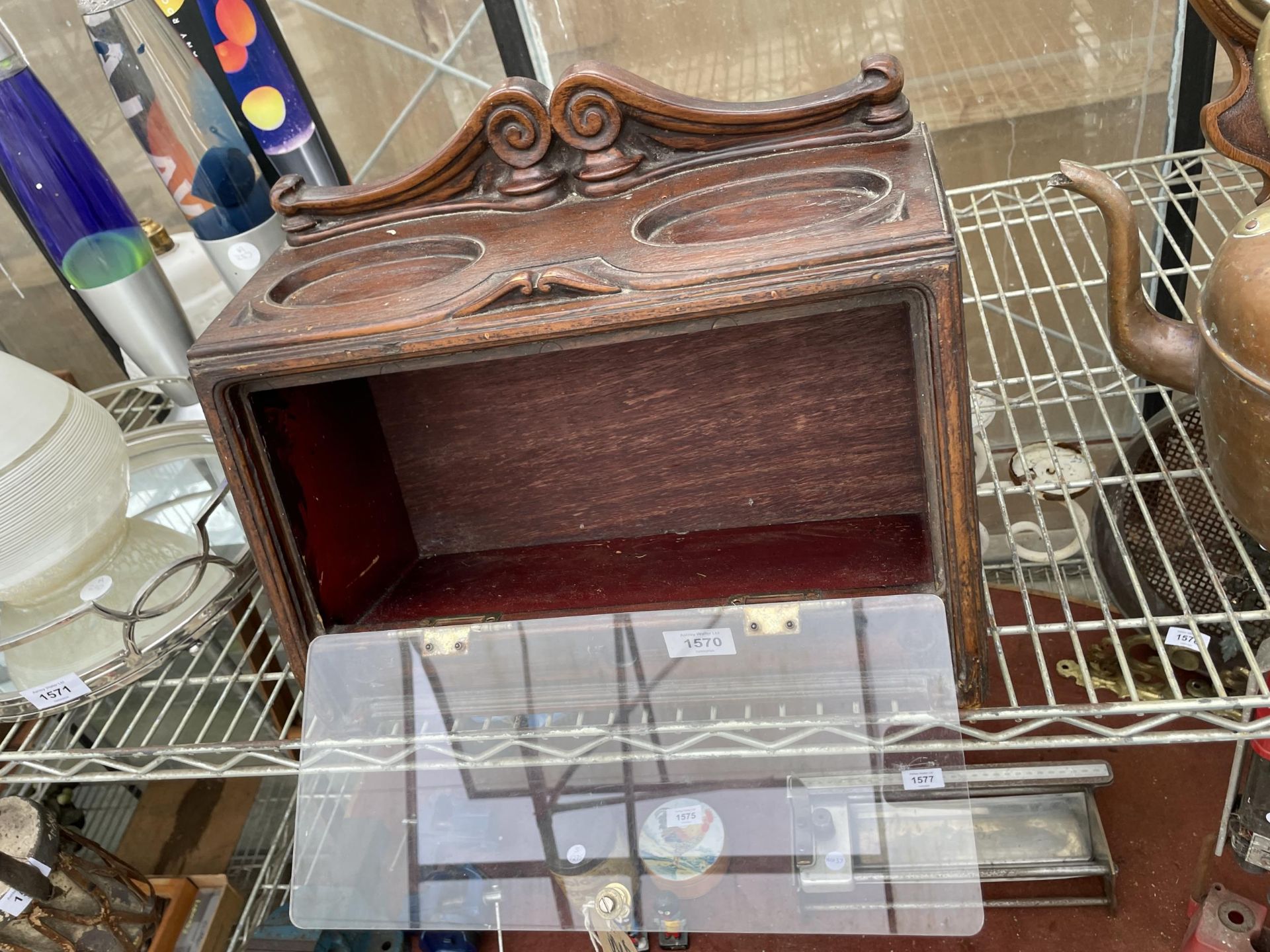 A VINTAGE MAHOGANY HUMIDOR - Image 2 of 2