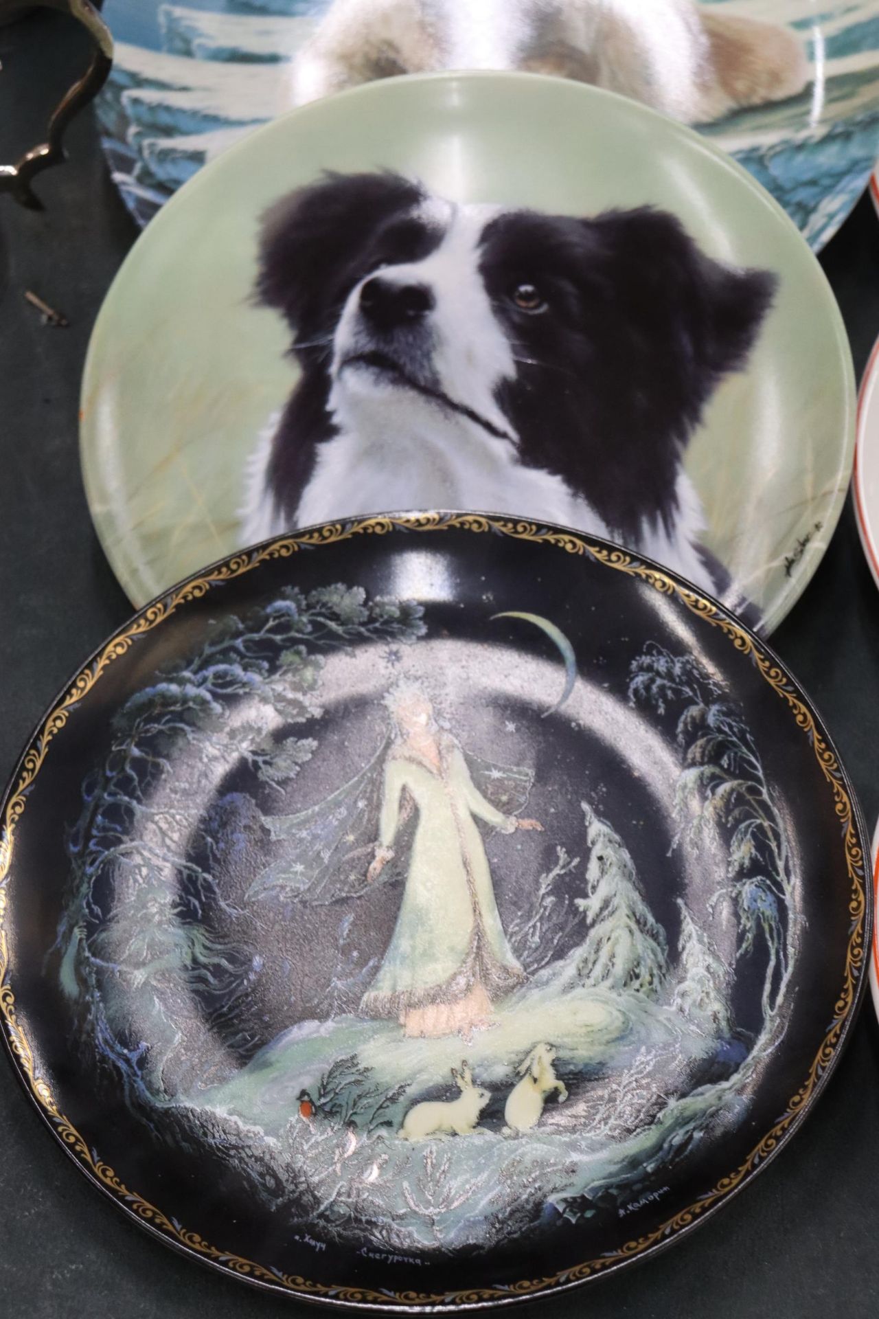 A QUANTITY OF COLLECTOR'S PLATES TO INCLUDE PETER RABBIT, DANBURY MINT, ROYAL WORCESTER ETC., - Image 2 of 8