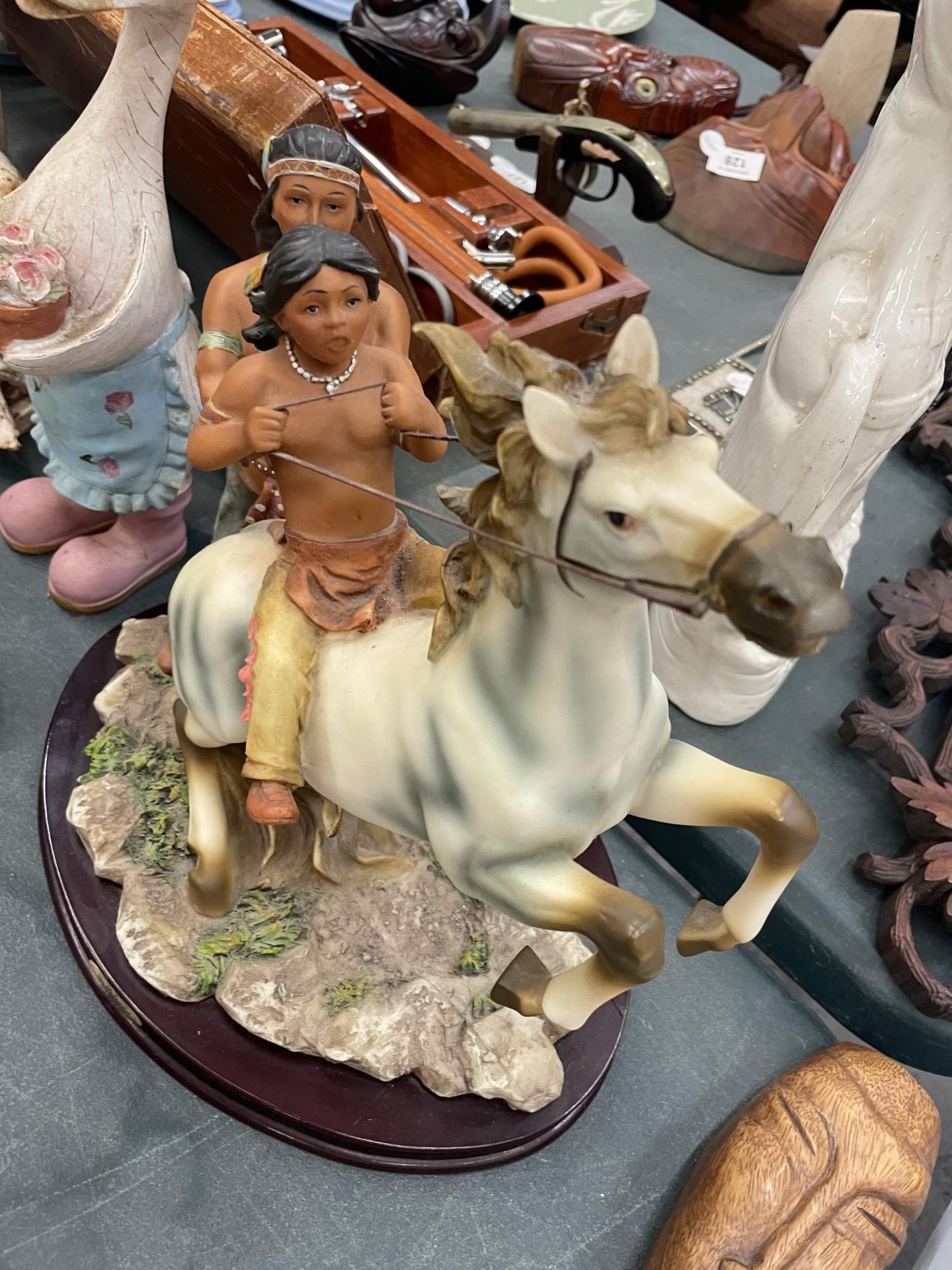 A LARGE JULIANA MODEL OF TWO NATIVE AMERICANS AND A HORSE, HEIGHT 28CM, WIDTH 27CM - Image 2 of 4