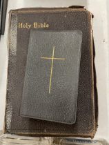 A VINTAGE LEATHER BOUND BIBLE AND BOOK OF COMMON PARAYER
