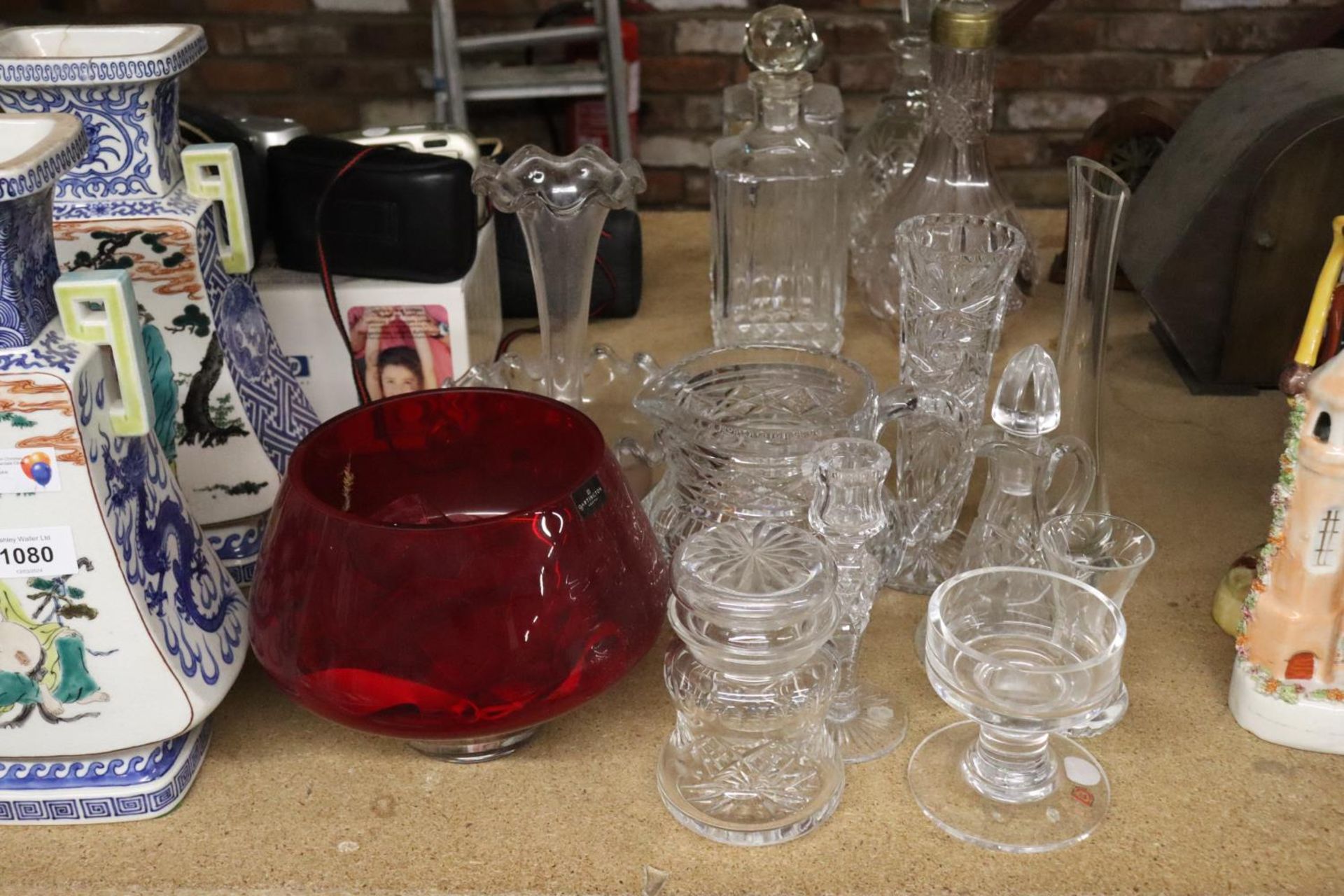 A QUANTITY OF GLASSWARE TO INCLUDE A RED DARTINGTON BOWL, SWEET JAR, VASES, ETC., - Image 2 of 5