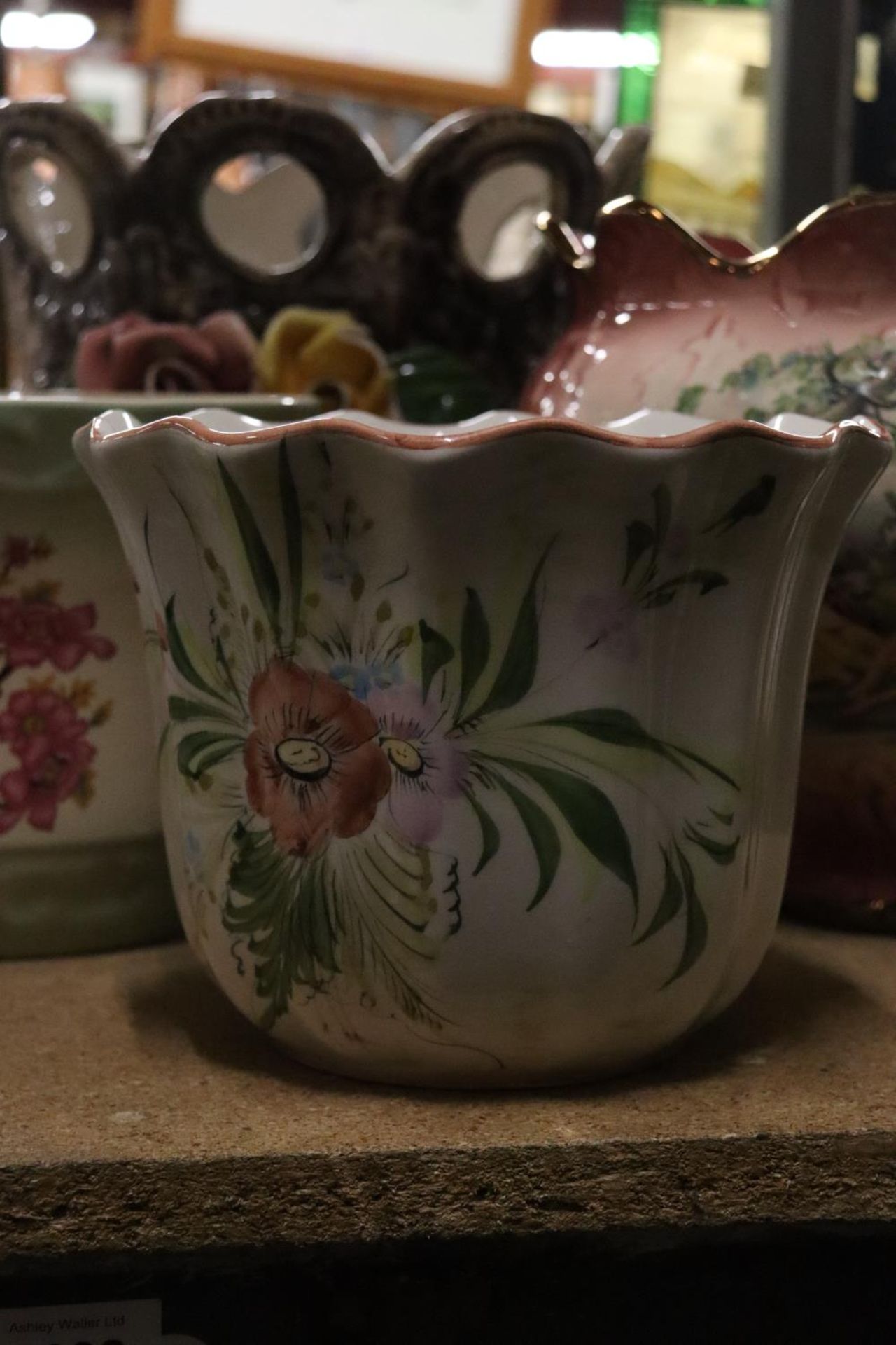 FOUR PLANTERS TO INCLUDE AN ANTIQUE KLM STAFFORDSHIRE ENGLAND PLANTER - Image 2 of 5