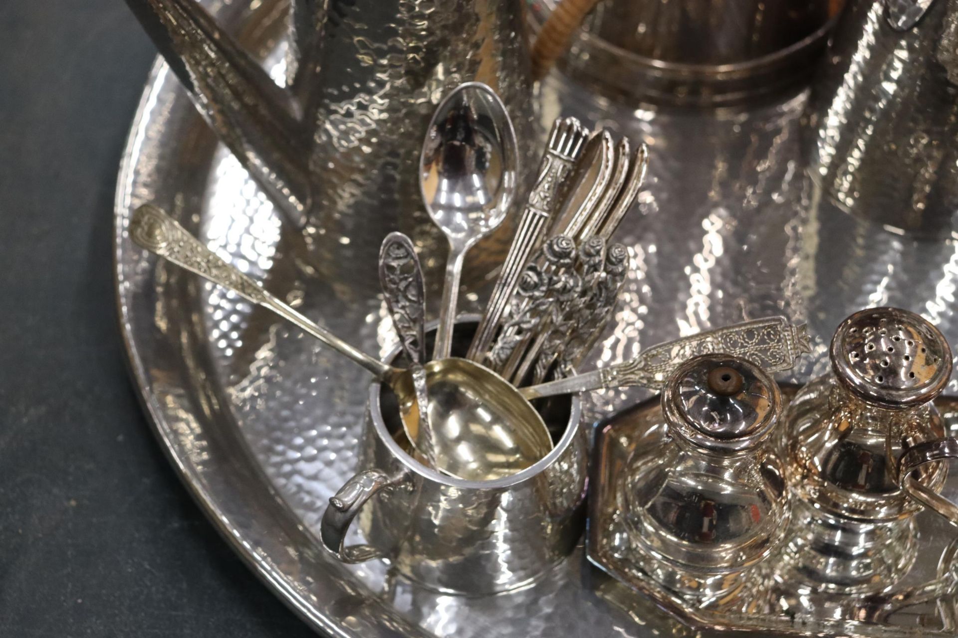 A PEWTER TRAY, COFFEE POT AND HOT WATER JUG, PLUS A SILVER PLATED COFFEE POT, CRUET SET, MUSTARD - Image 6 of 9