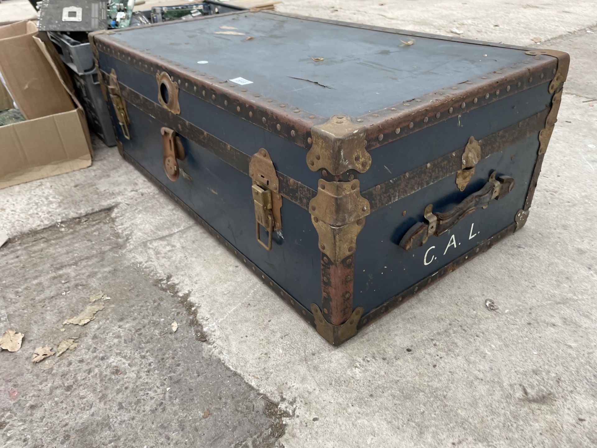 A VINTAGE TRAVEL TRUNK BEARING THE INITIALS C.A.L - Image 2 of 3