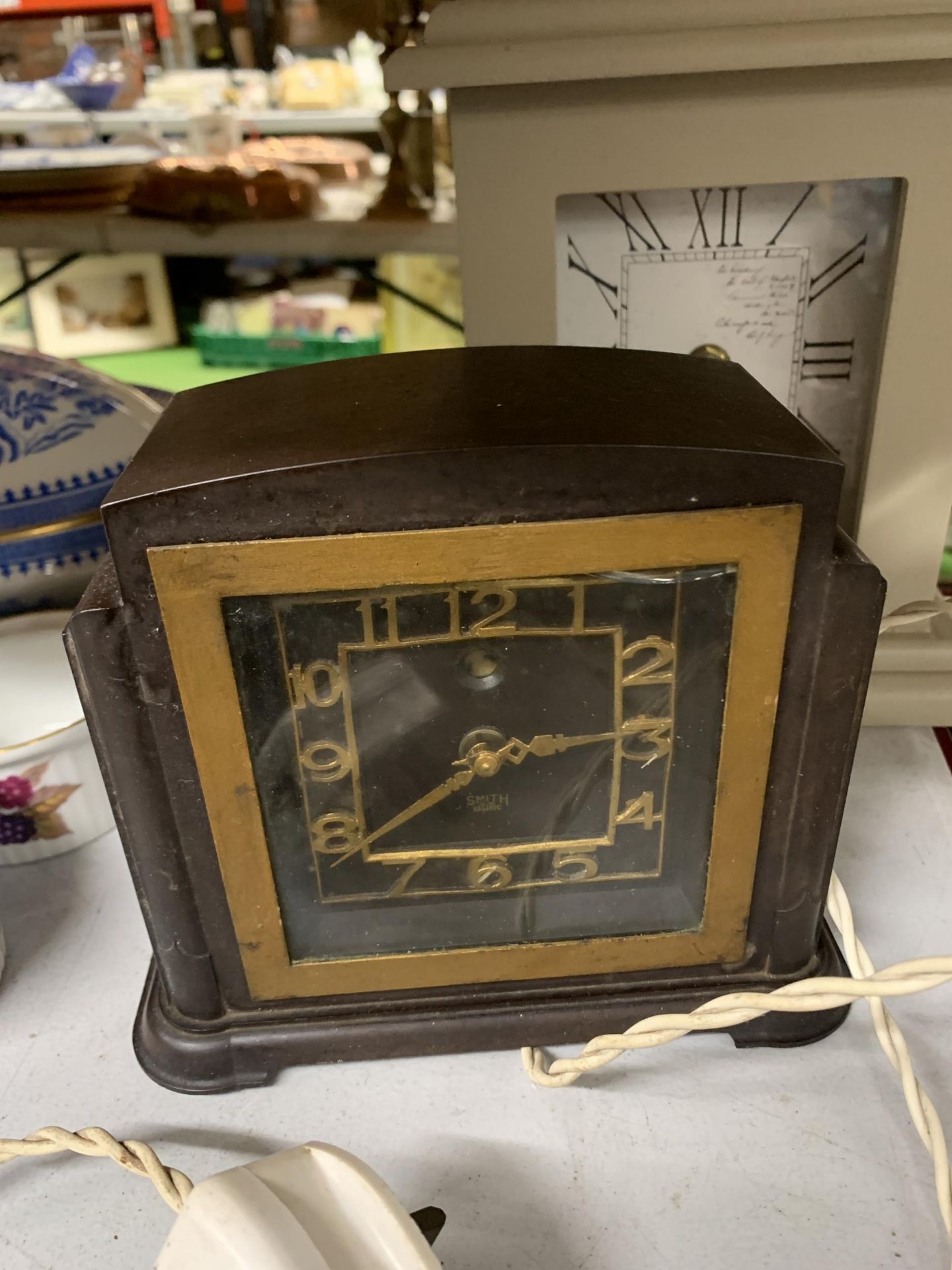 A VINTAGE SMITHS, BAKELITE, ELECTRIC CLOCK, A MANTLE CLOCK, A 'TENBY' BAROMETER AND TWO ANIMALS - Image 3 of 5