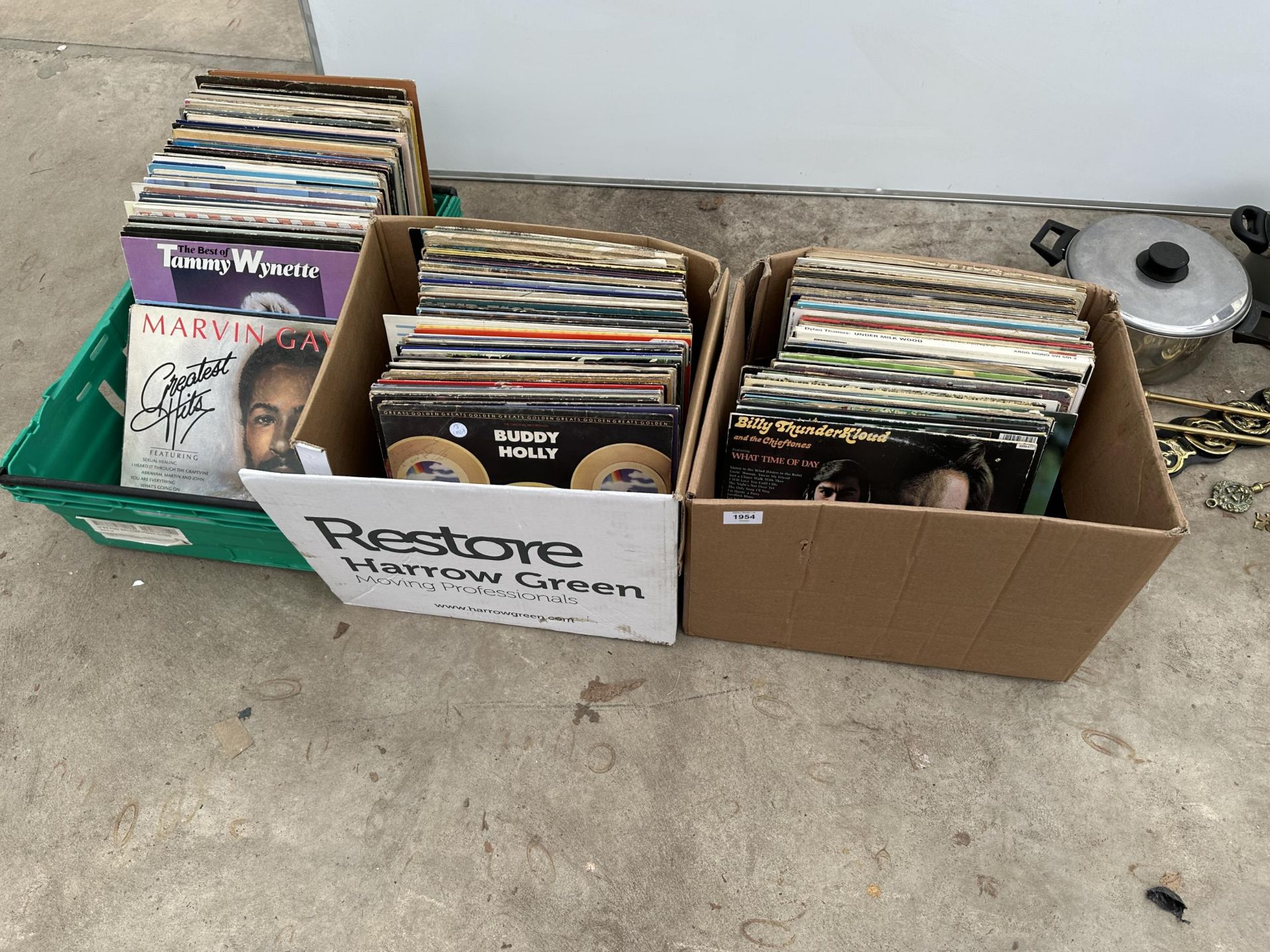 A LARGE ASSORTMENT OF LP RECORDS