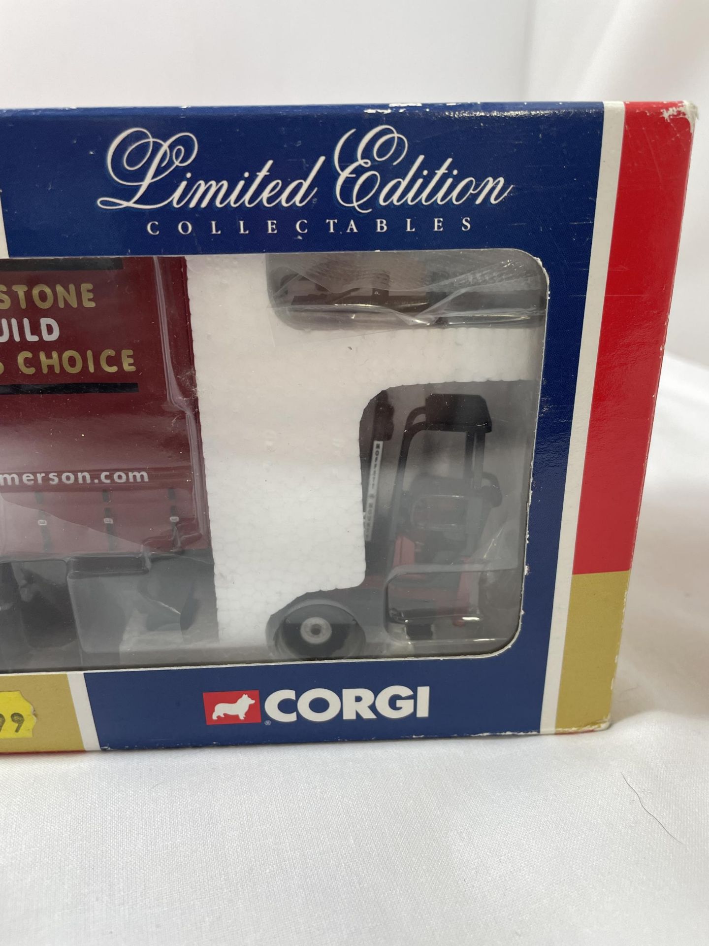 A BOXED CORGI LTD EDITION 1/50 SCALE, MAN TGA, CURTAINSIDE TRUCK WITH MOFFETT MOUNTY FORKLIFT - - Image 3 of 6