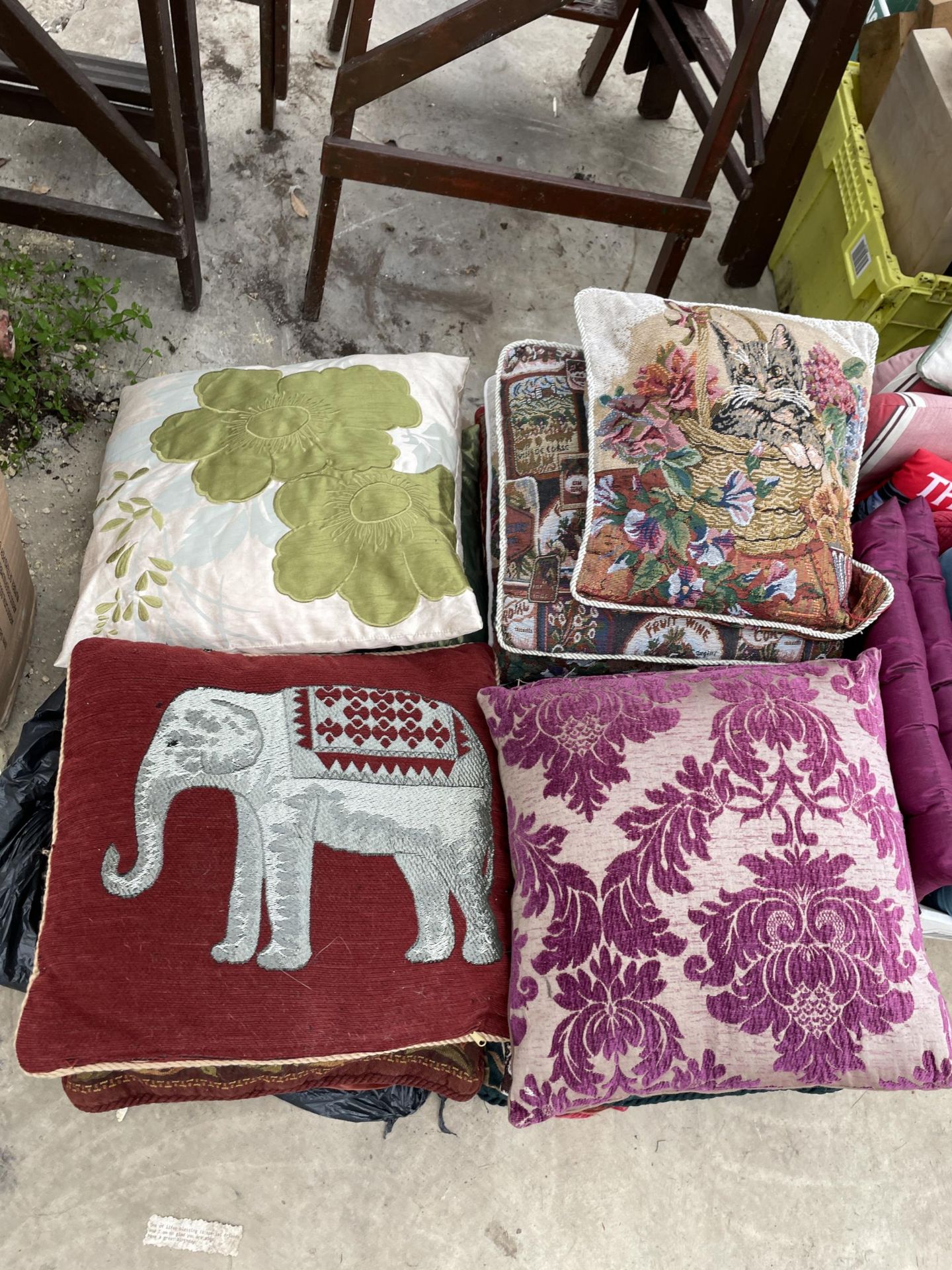 A LARGE ASSORTMENT OF PLUSH SCATTER CUSHIONS - Image 2 of 3