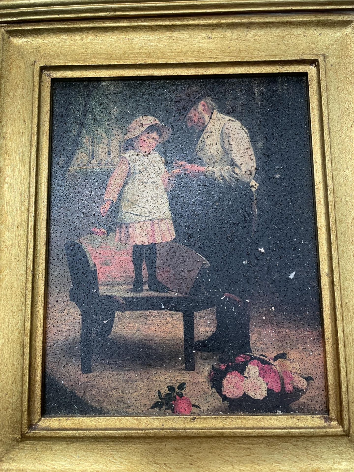 A FRAMED PRINT OF A FATHER AND DAUGHTER IN A GILT FRAME - Bild 2 aus 4
