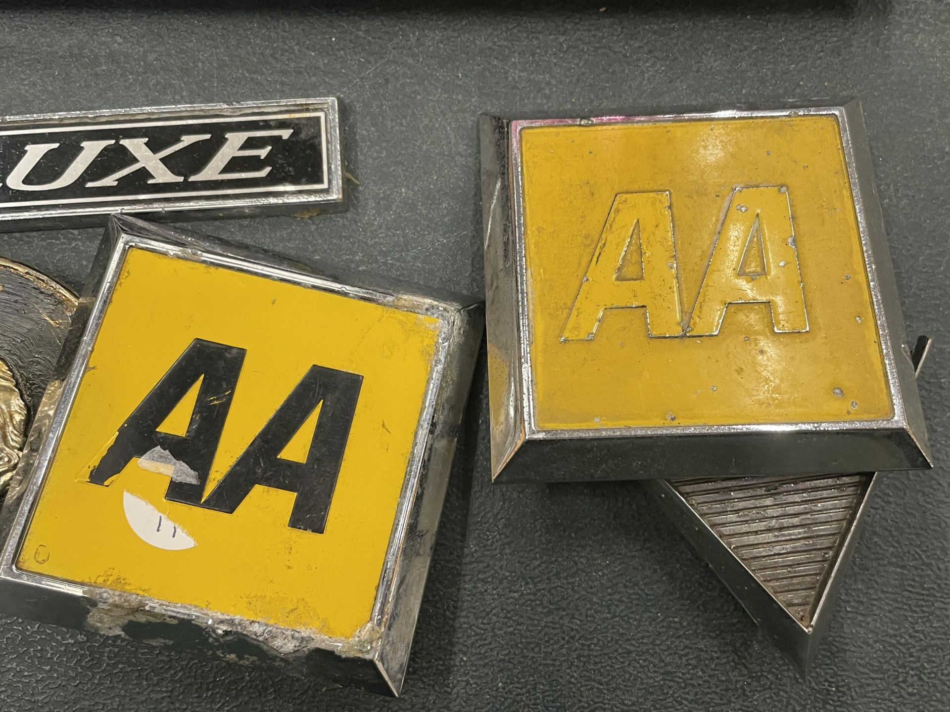 SEVEN VINTAGE CAR BADGES TO INCLUDE THE AA, AUSTIN, ETC - Image 2 of 4