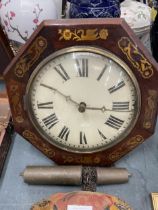 A VINTAGE OCTAGONAL WALL CLOCK WITH MAHOGANY FRAME, INLAID WITH BRASS, DIAMETER 32CM