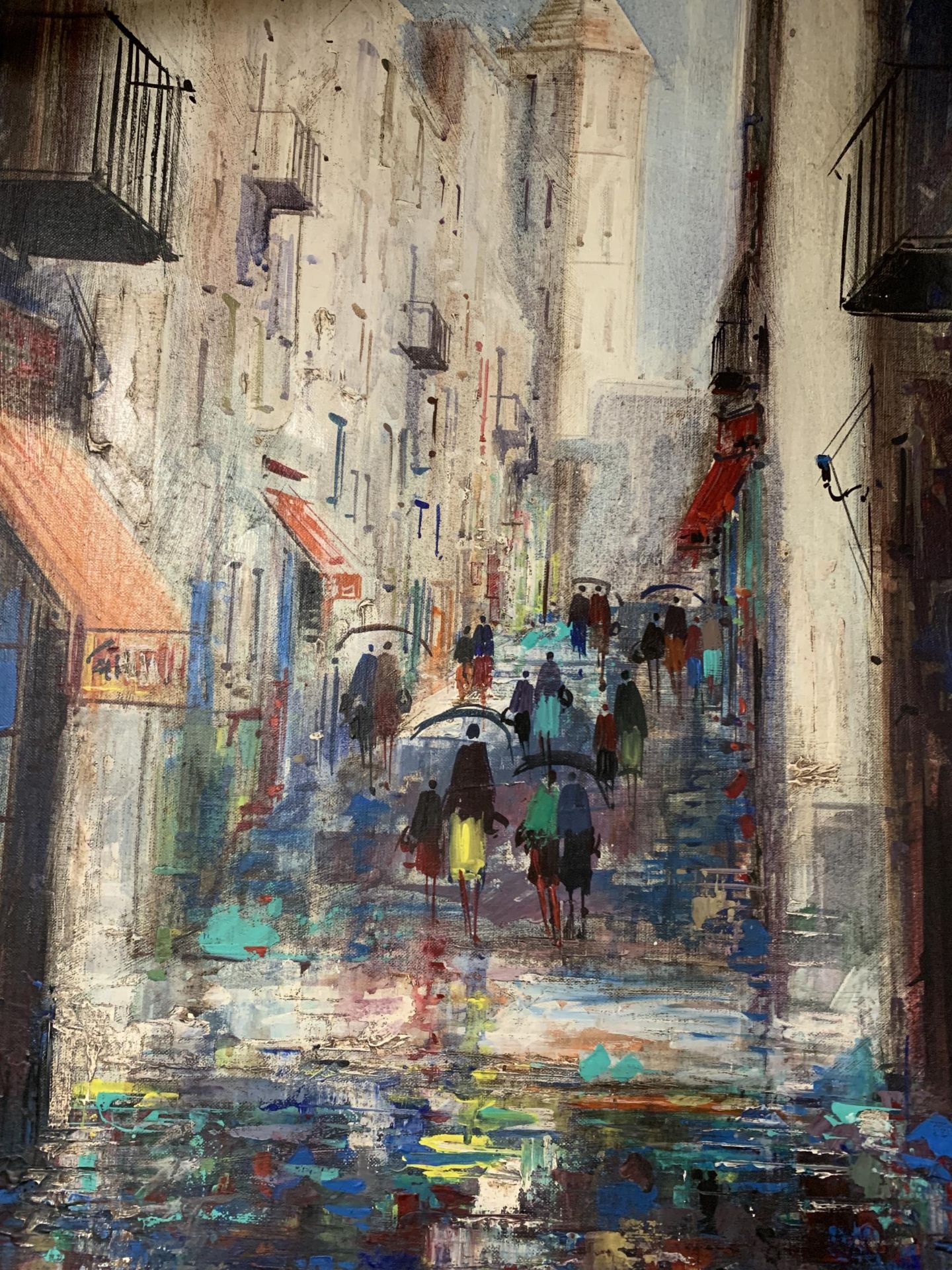 A LARGE OIL ON CANVAS OF A STREET SCENE, SIGNED - Image 3 of 3