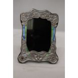 A MARKED STERLING SILVER ART NOUVEAU PHOTOGRAPH FRAME