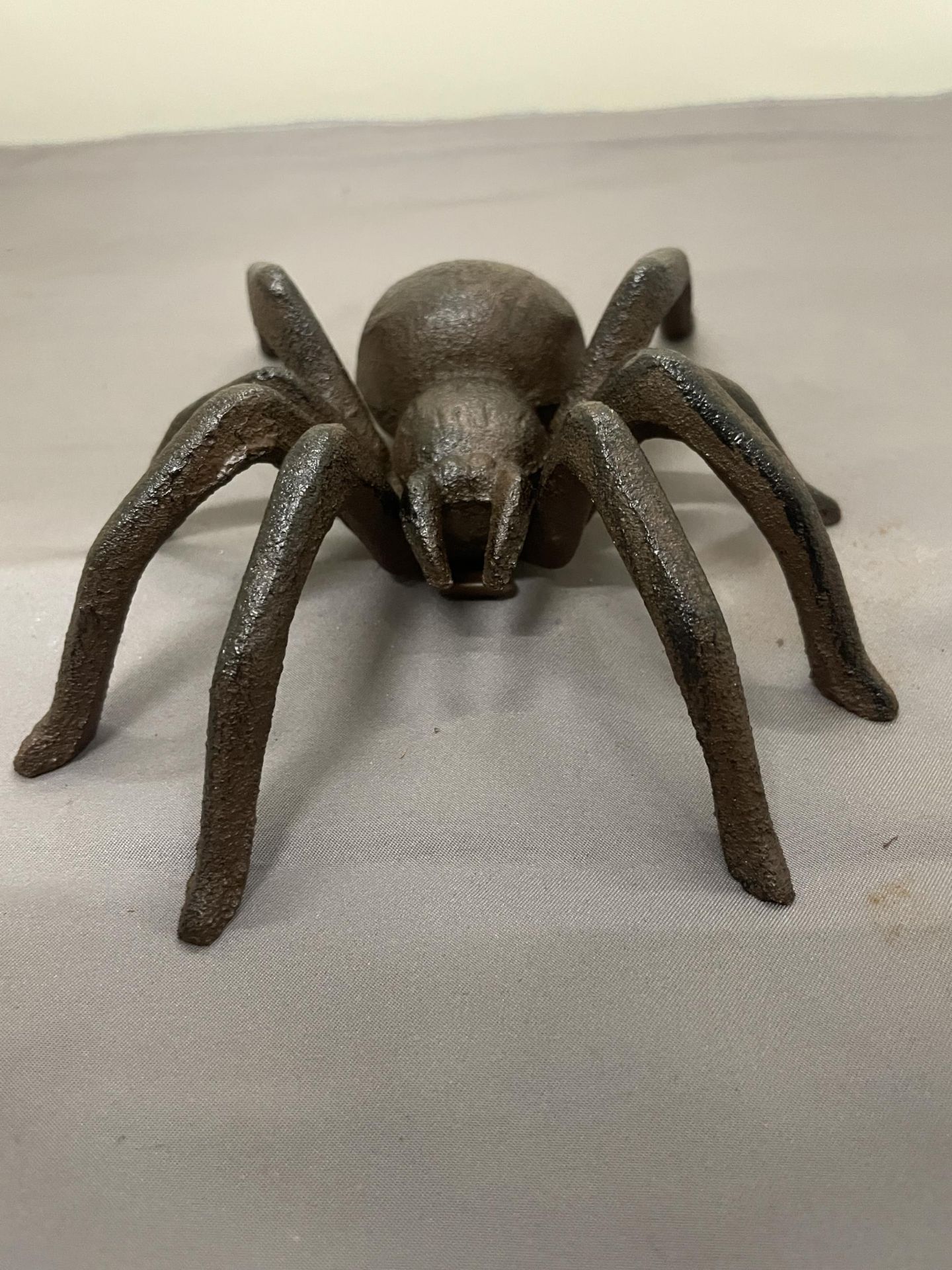 A CAST IRON TARANTULA FIGURE - Image 2 of 2