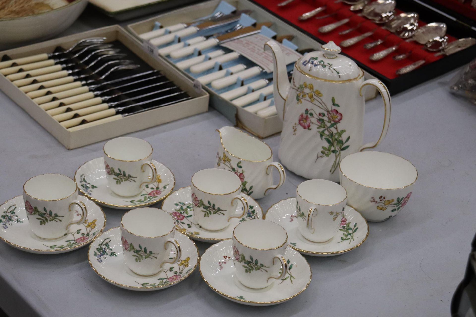 A MINTON 'DAINTY SPRAYS' COFFEE SET TO INCLUDE A COFFEE POT, CREAM JUG, SUGAR BOWL, CUPS AND SAUCERS - Image 3 of 9