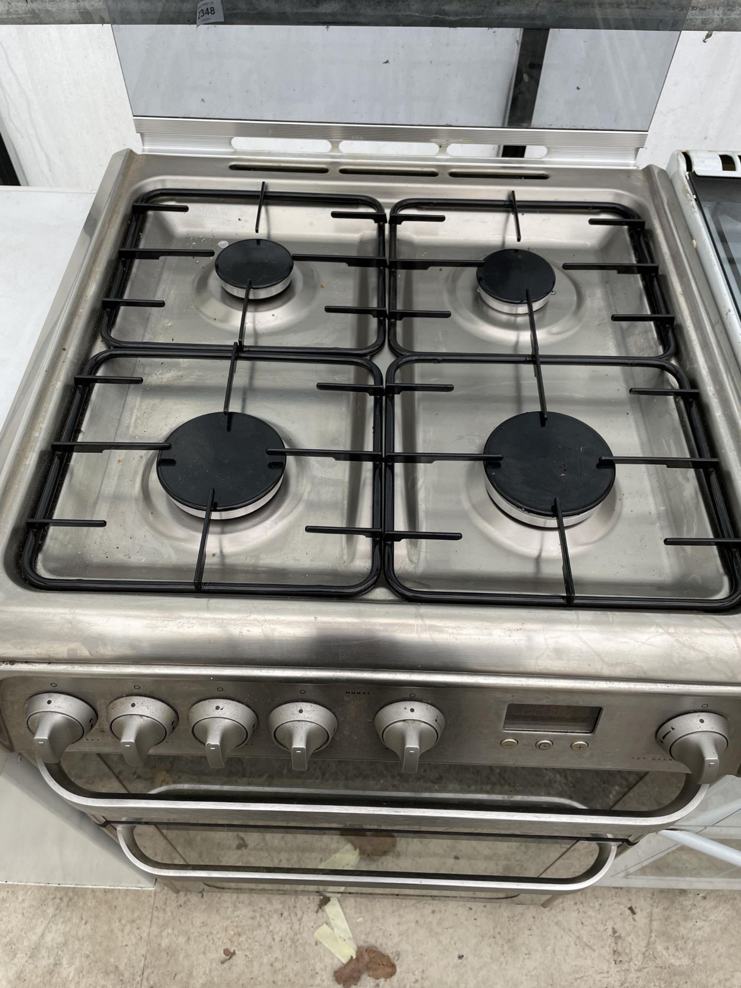 A SILVER HOTPOINT GAS OVEN AND HOB - Image 2 of 4