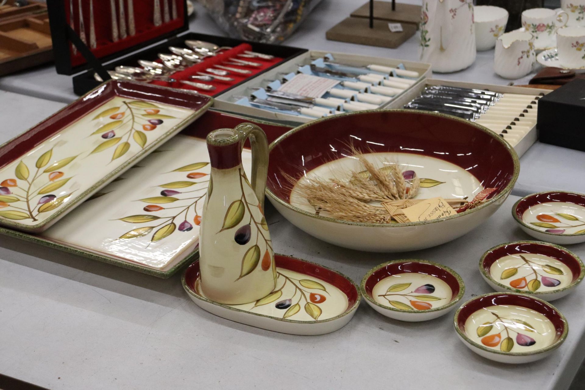 A QUANTITY OF 'MAXWELL WILLIAMS' TABLEWARE TO INCLUDE LARGE SERVING PLATES AND BOWLS, AN OIL BOTTLE, - Image 2 of 8