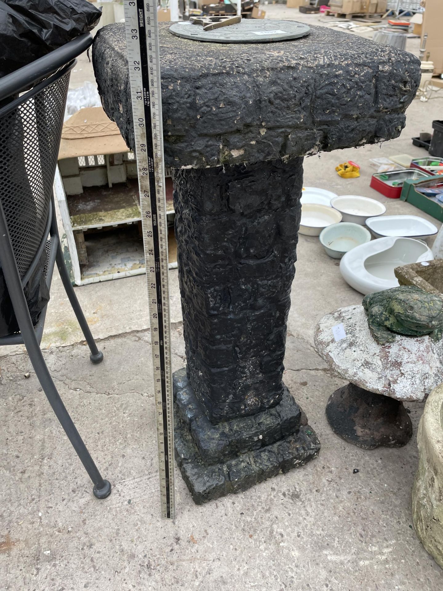 A CONCRETE SUN DIAL WITH BRASS GNOMON (A/F) - Image 2 of 2