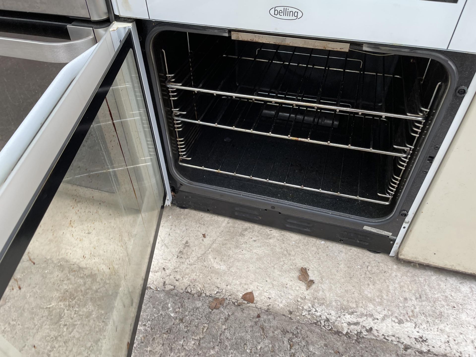 A WHITE BELLING GAS AND ELECTRIC OVEN AND HOB - Image 4 of 4