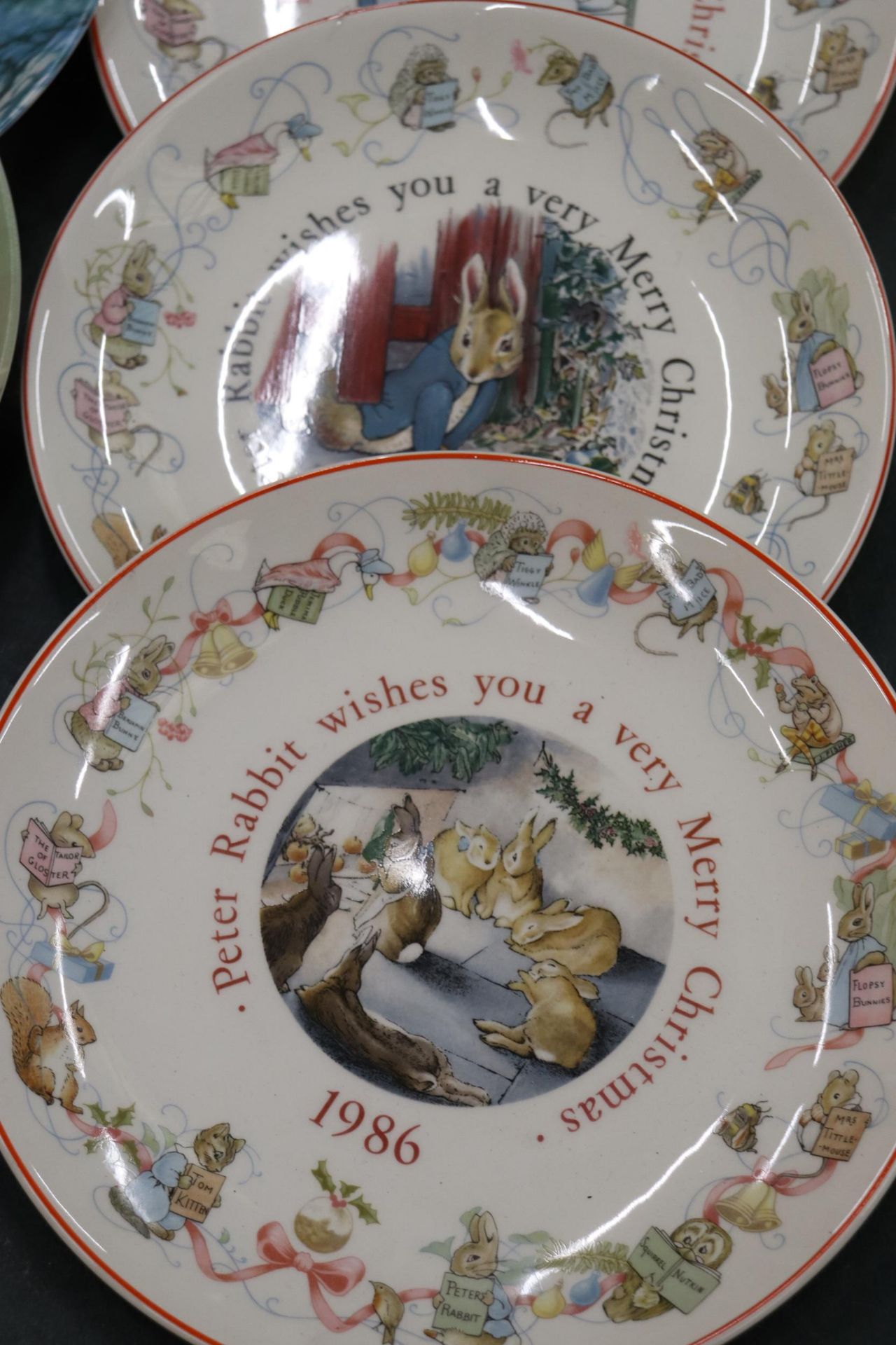A QUANTITY OF COLLECTOR'S PLATES TO INCLUDE PETER RABBIT, DANBURY MINT, ROYAL WORCESTER ETC., - Image 3 of 8