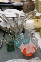 A QUANTITY OF GLASSWARE TO INCLUDE A LARGE ART GLASS BOWL, HANDKERCHIEF BOWL, BASKET BOWLS, BELLS, A