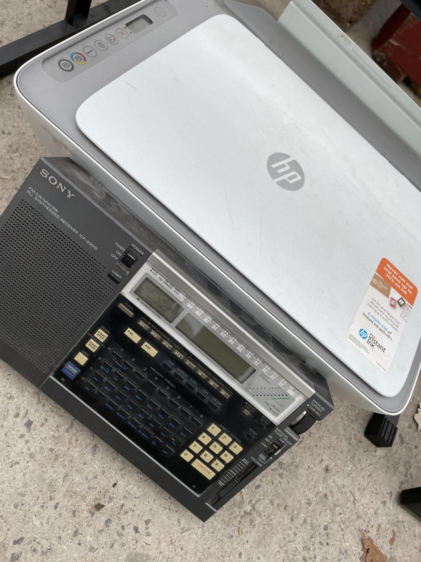 AN ELECTRIC KEYBOARD, A HP PRINTER AND A SONY RADIO - Image 2 of 2